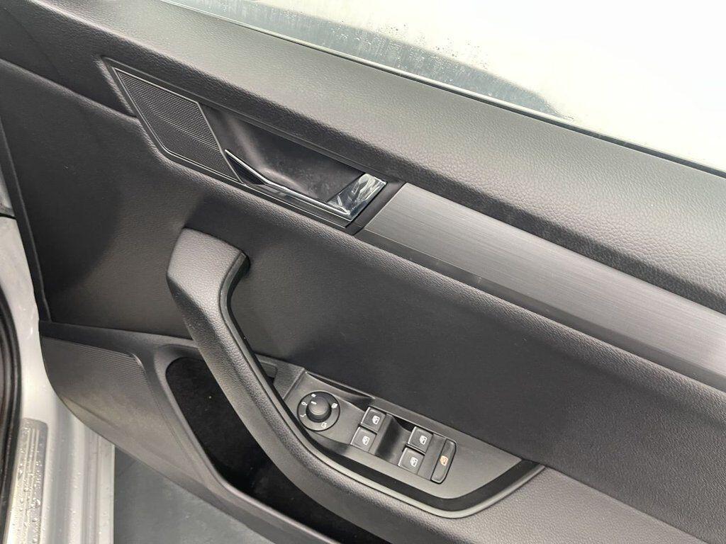 Skoda Superb - Image 22