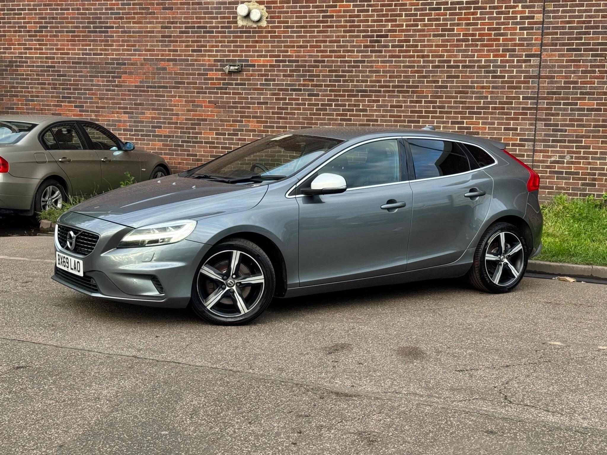Volvo V40 - Image 12