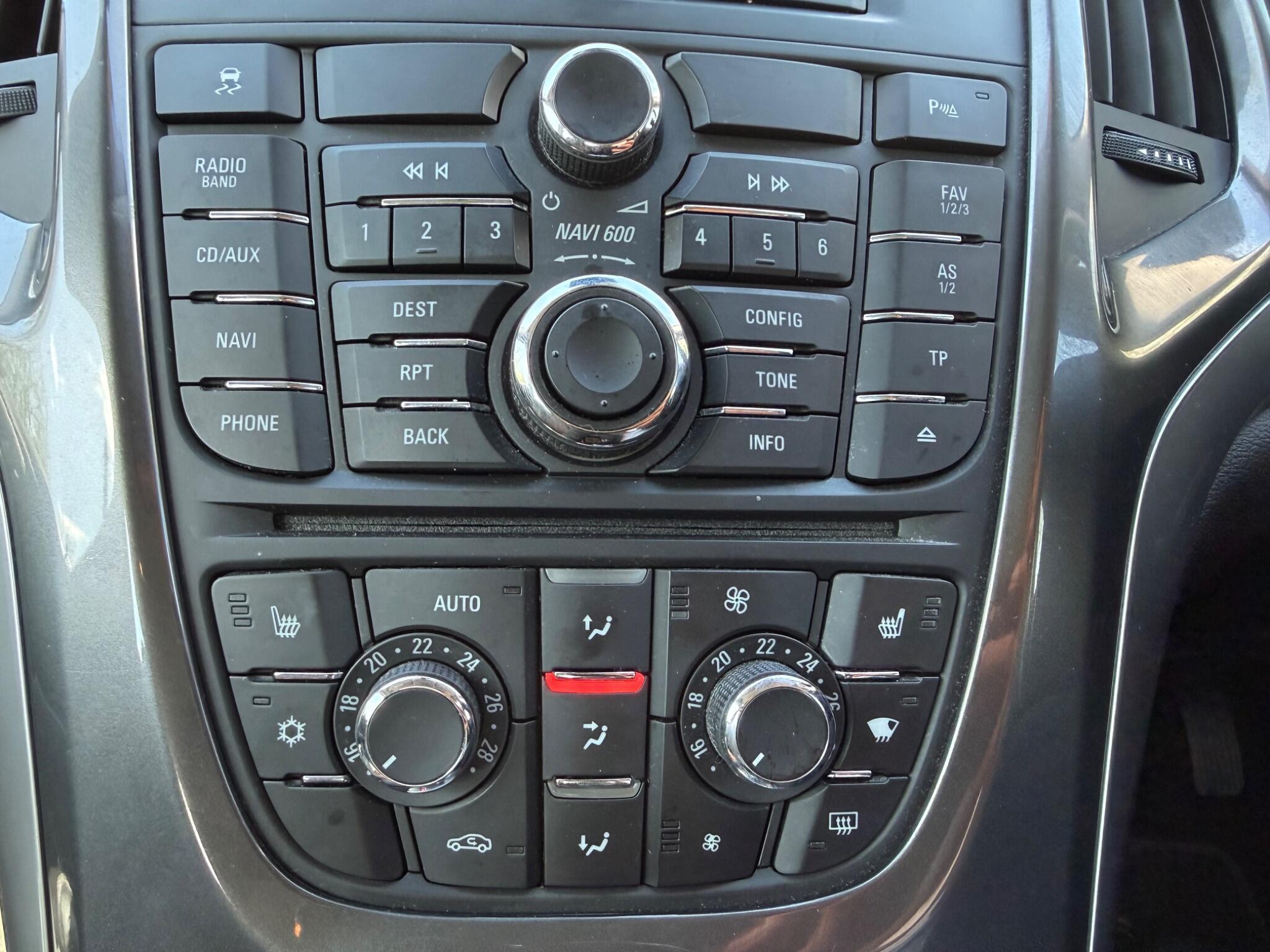 Vauxhall Astra - Image 9