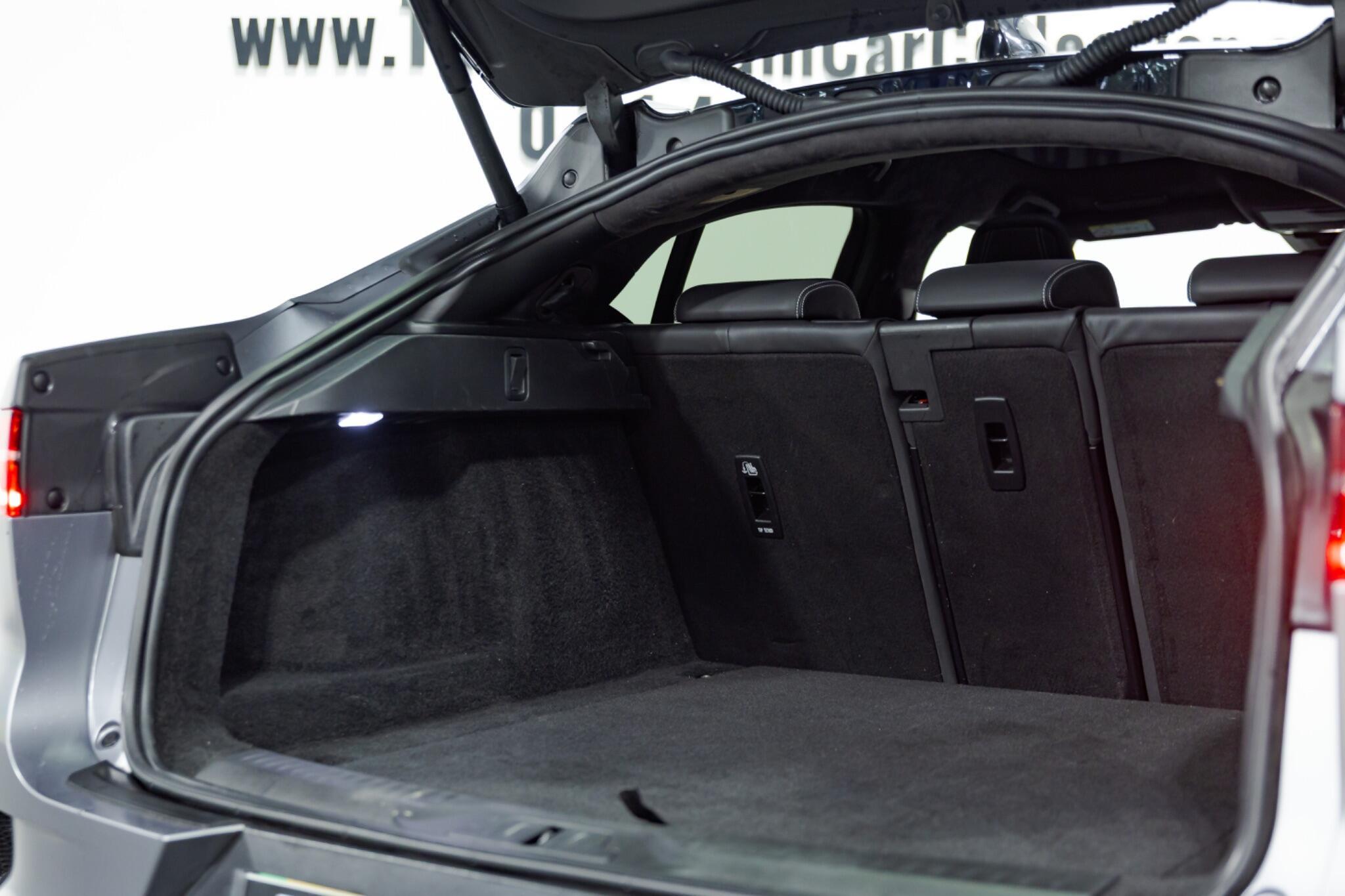 Jaguar I-Pace - Image 23