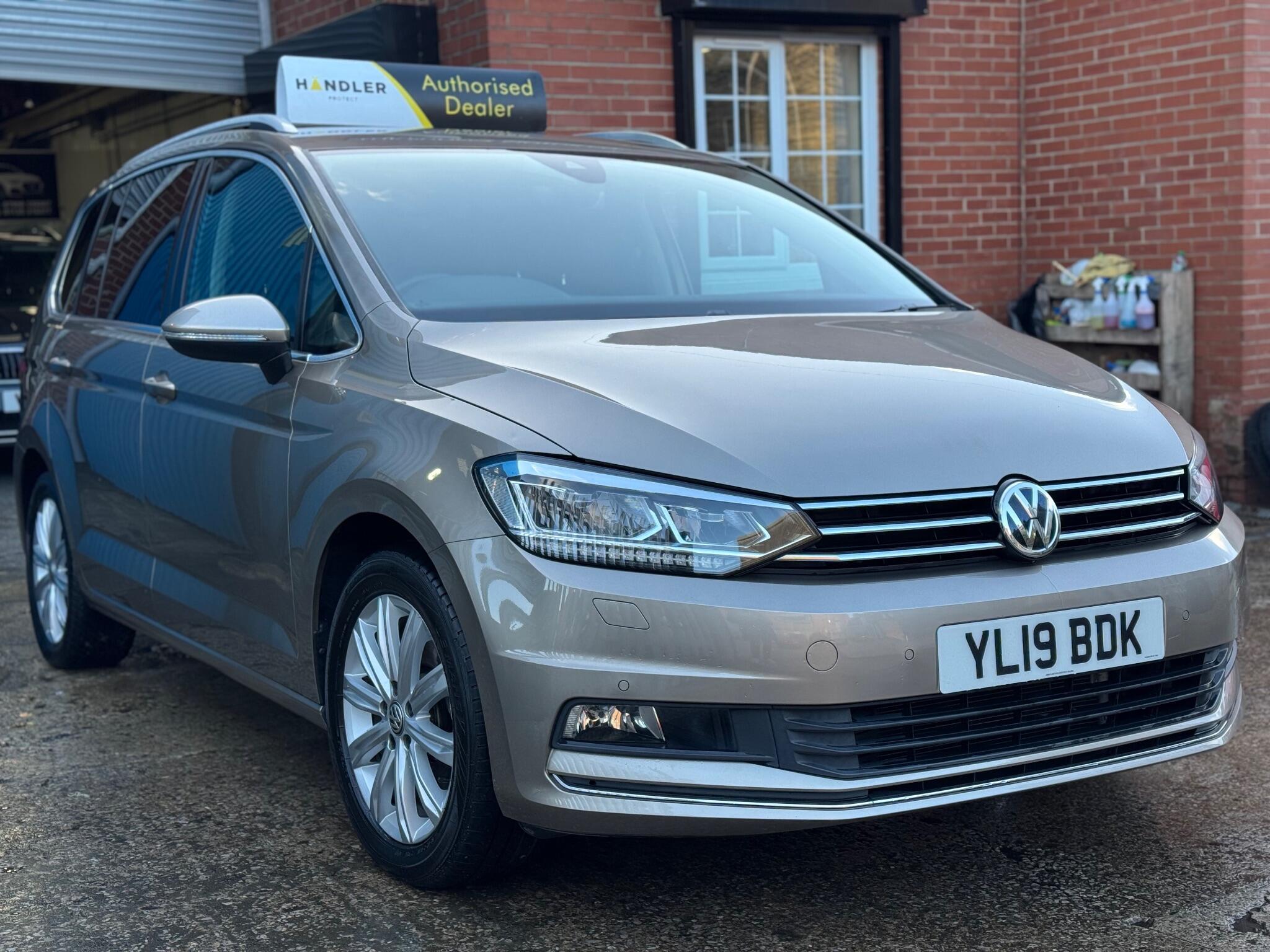 Volkswagen Touran - Image 2