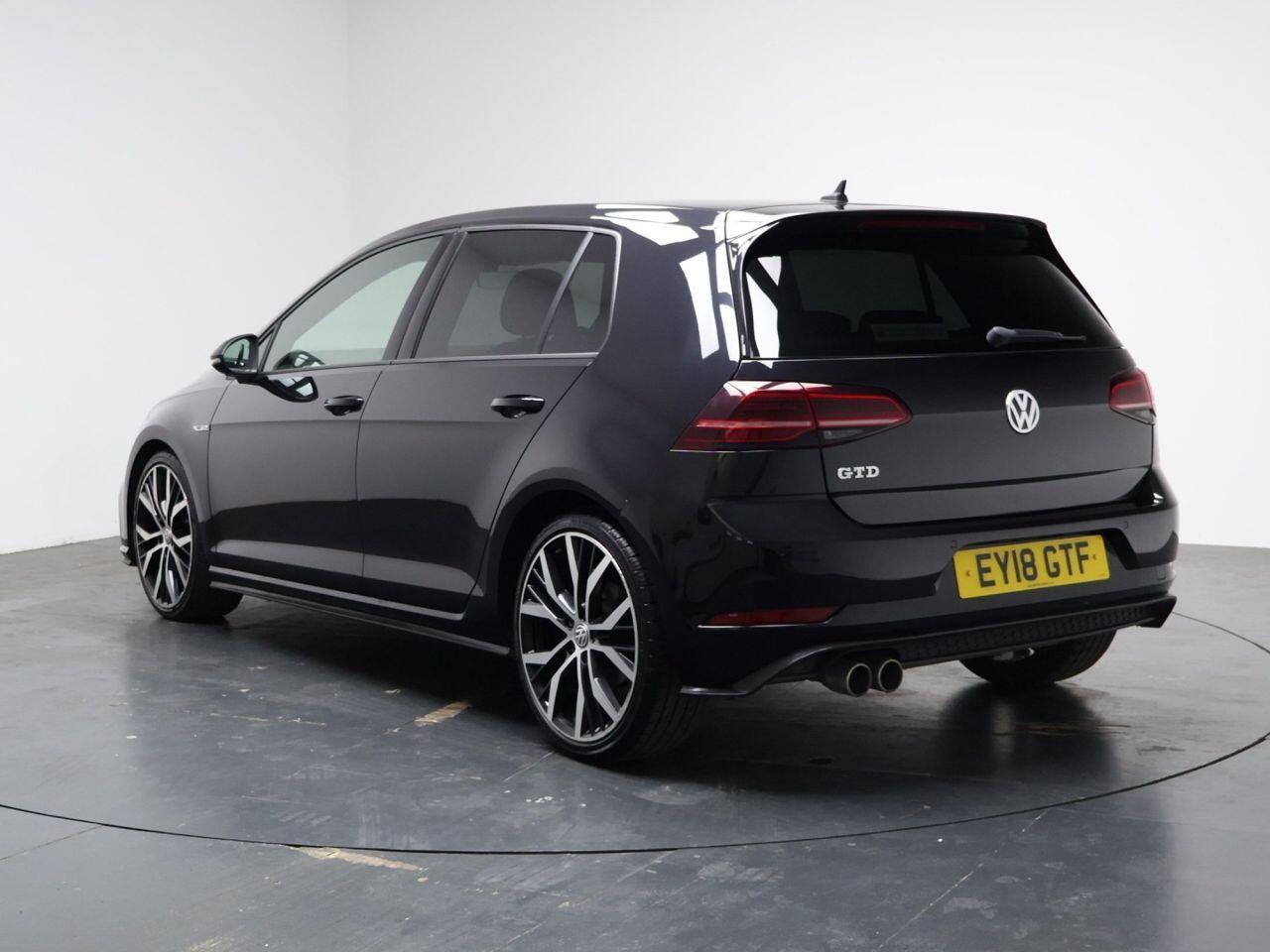 Volkswagen Golf - Image 9