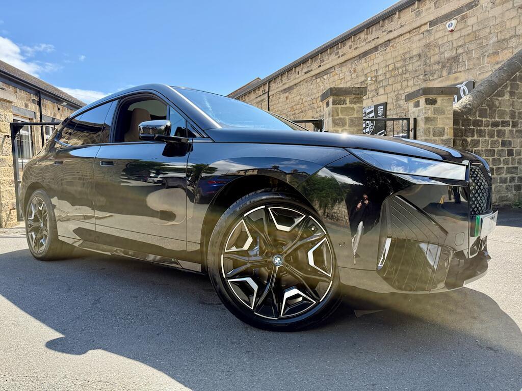 BMW IX - Image 3