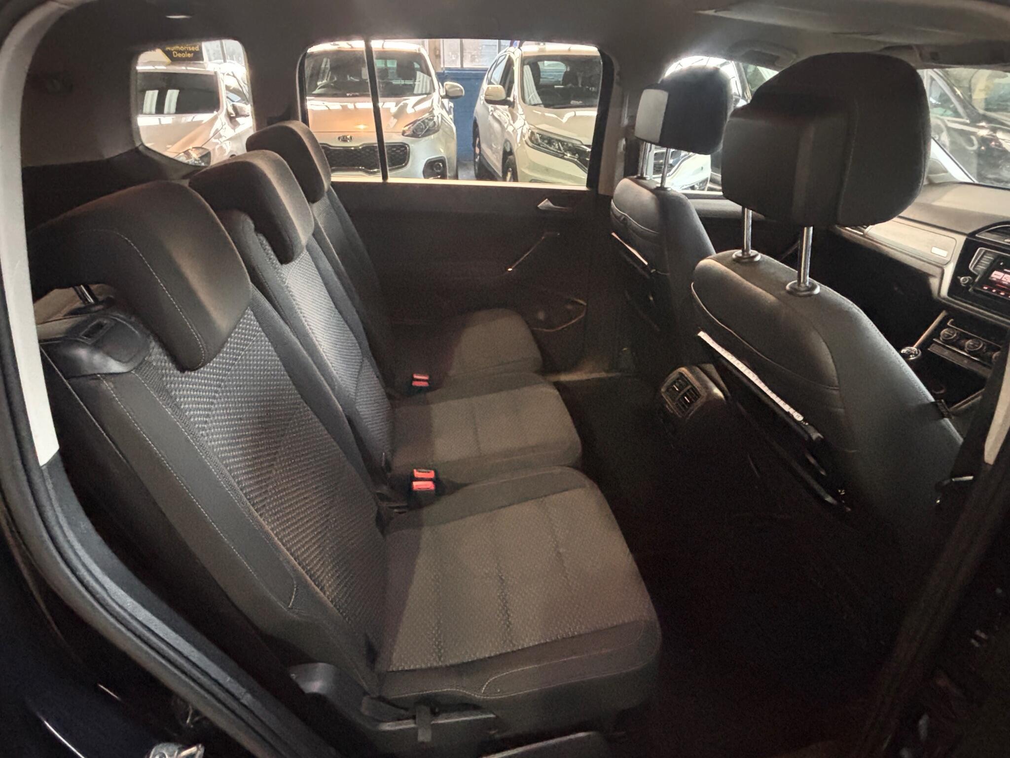 Volkswagen Touran - Image 21