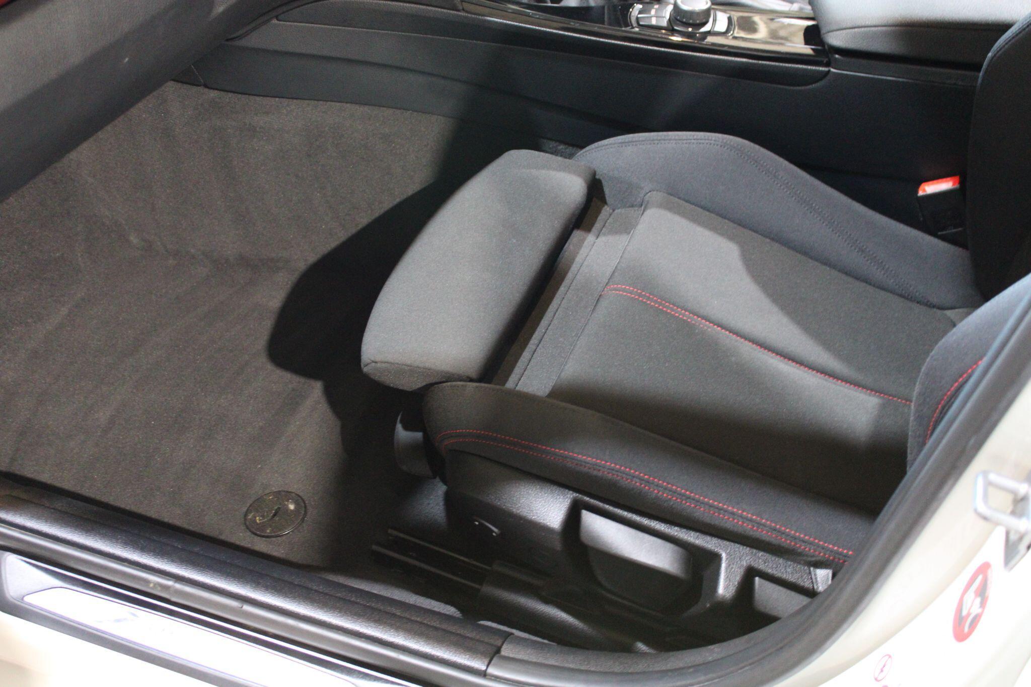 BMW 3 Series - Image 6