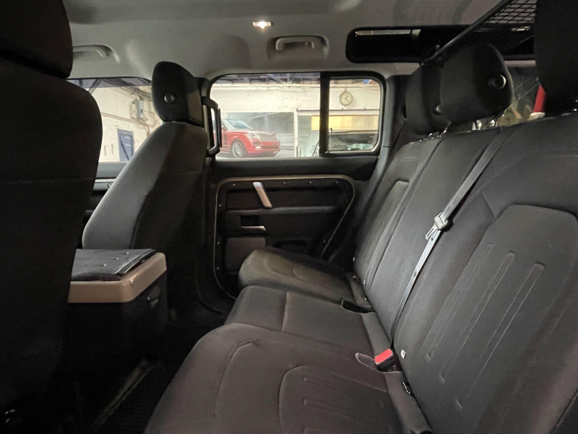 Land Rover Defender - Image 35