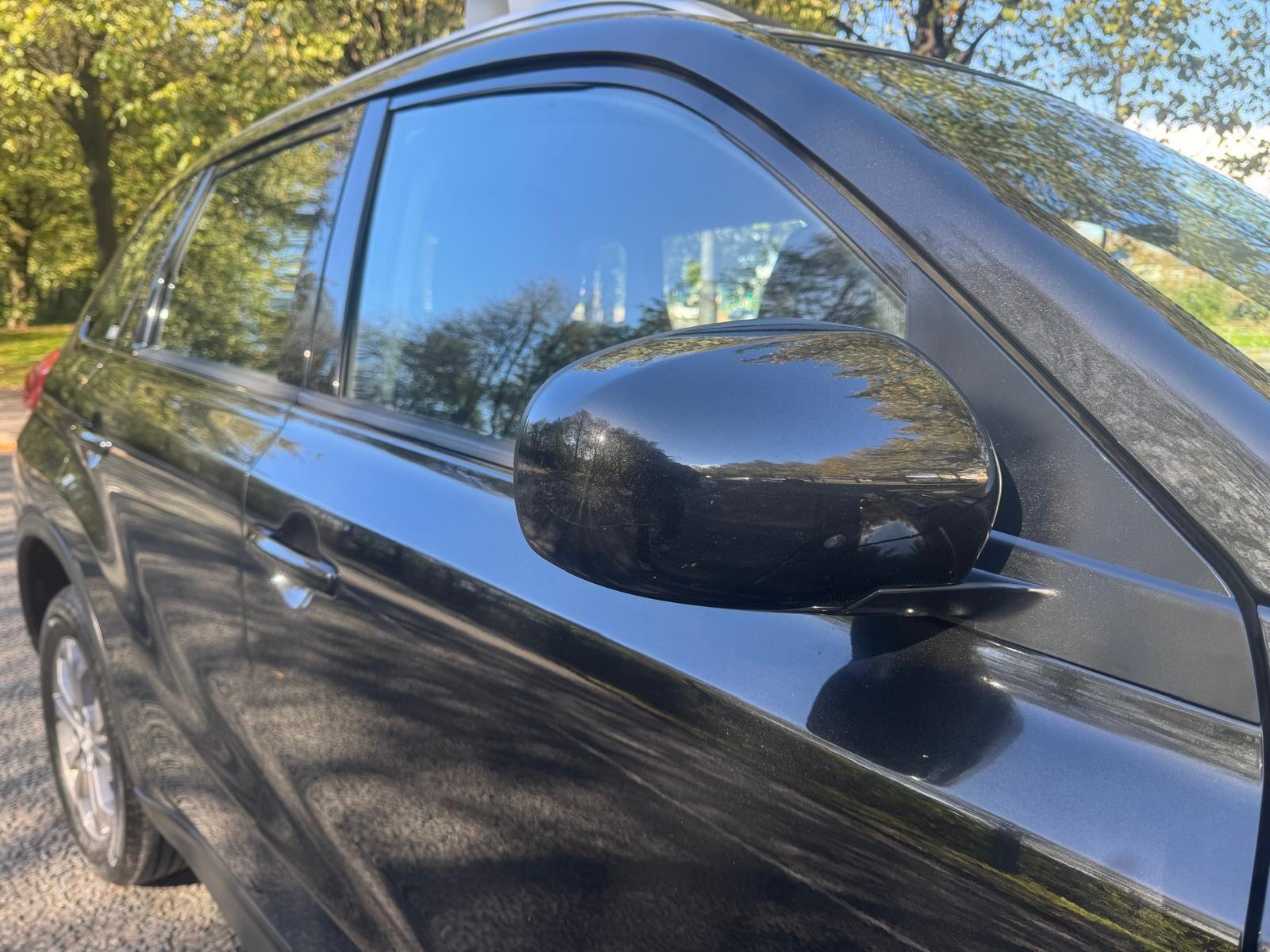 Suzuki Vitara - Image 11