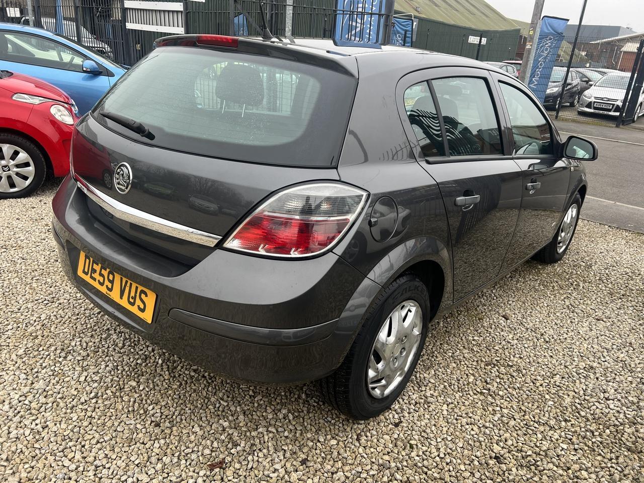 Vauxhall Astra - Image 6