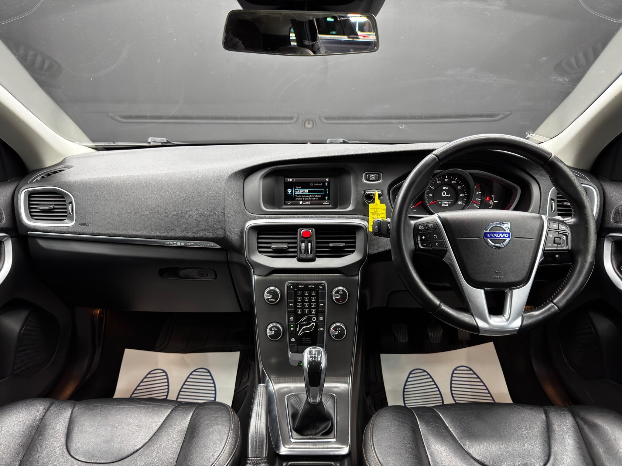 Volvo V40 CROSS COUNTRY - Image 10