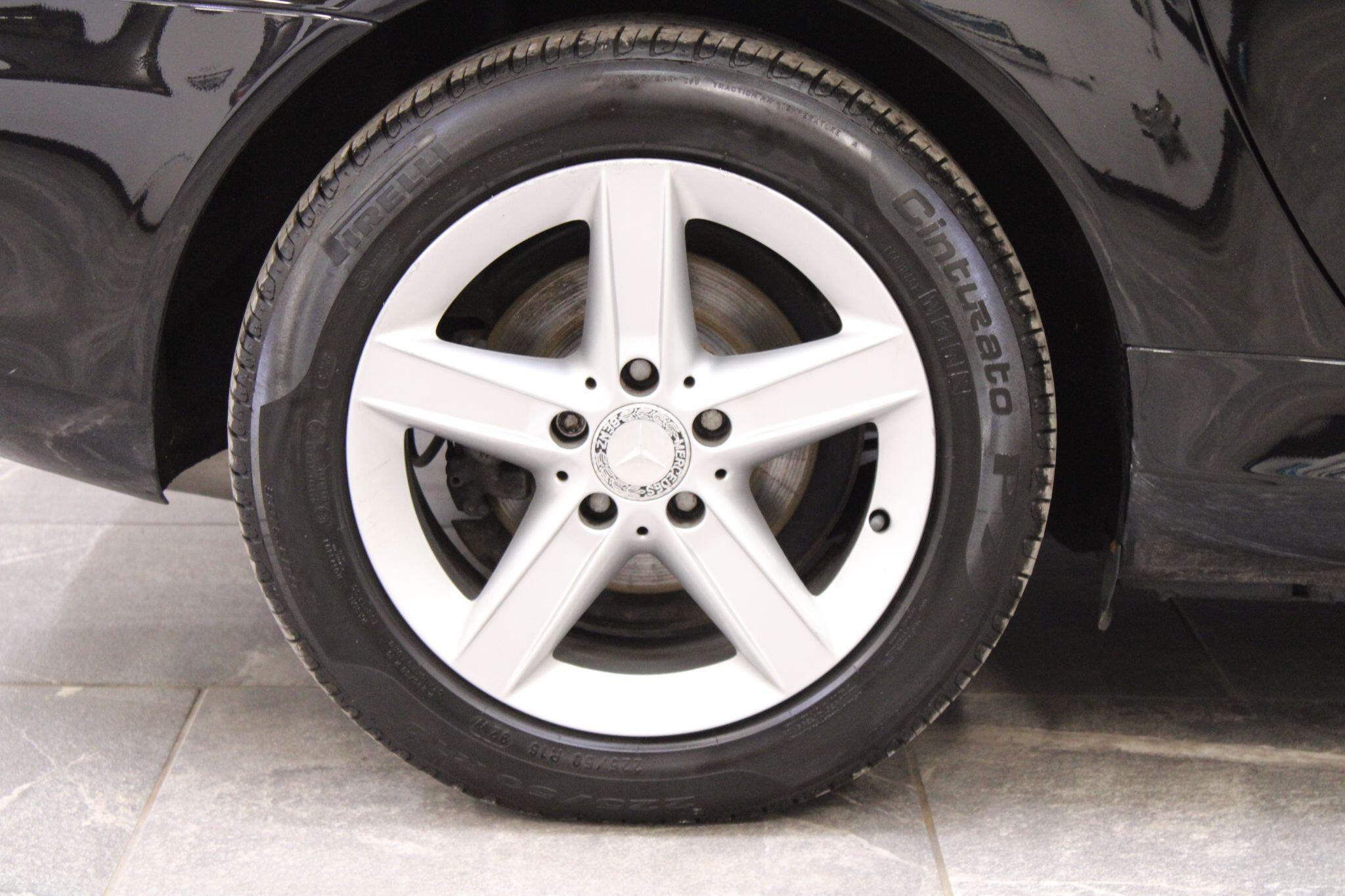 Mercedes SLK - Image 10