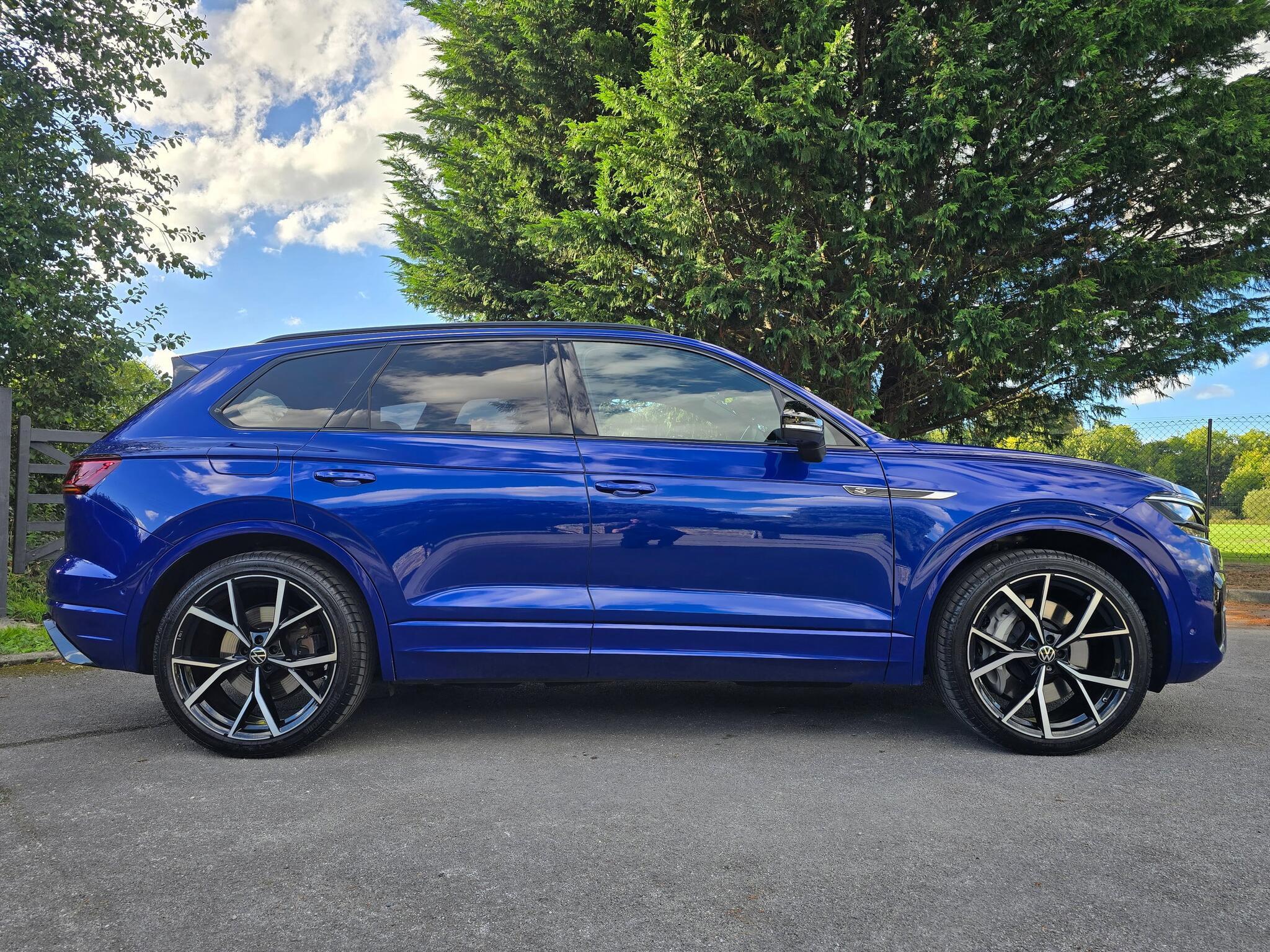 Volkswagen Touareg - Image 19