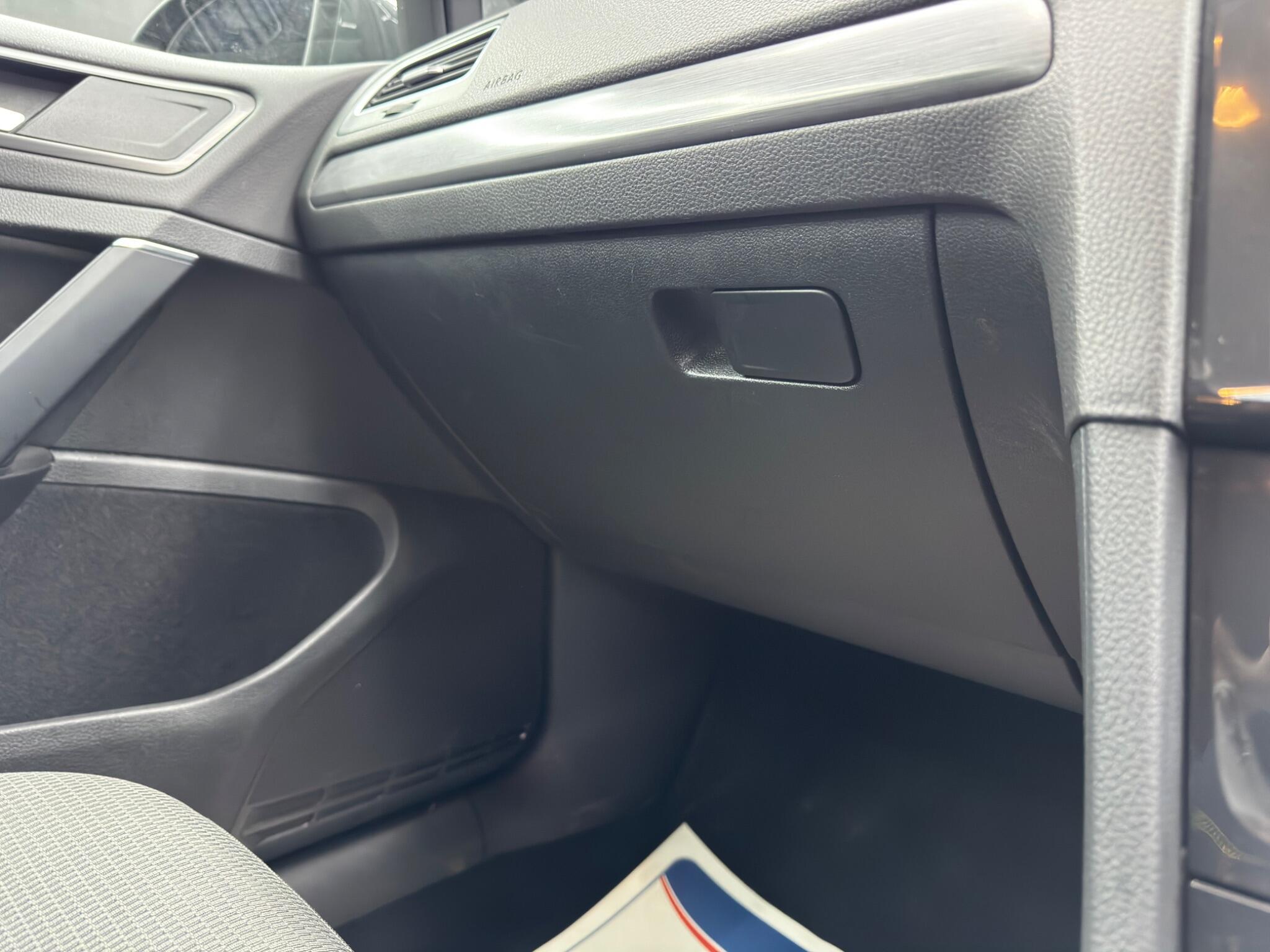 Volkswagen Golf - Image 36