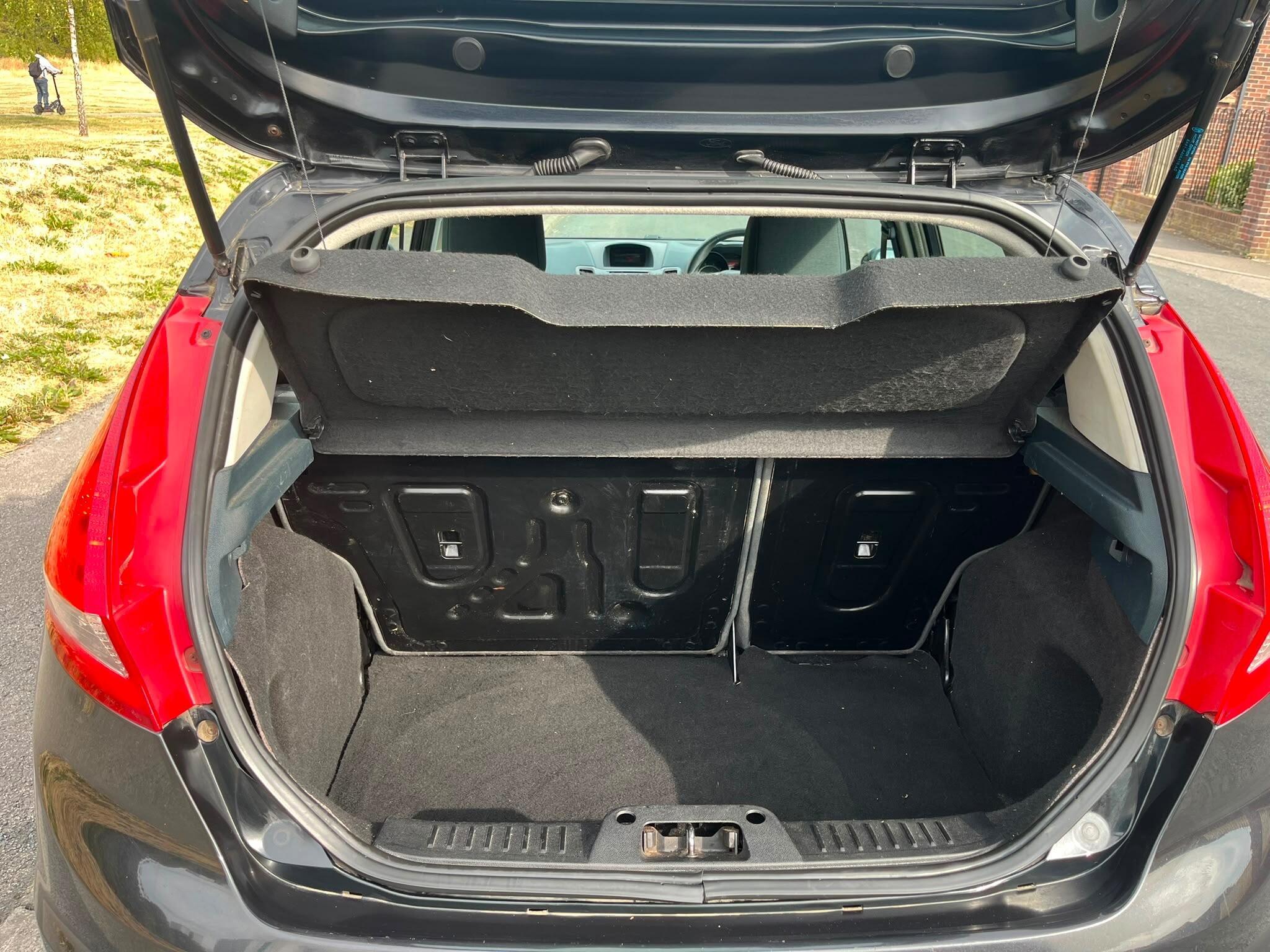 Ford Fiesta - Image 9