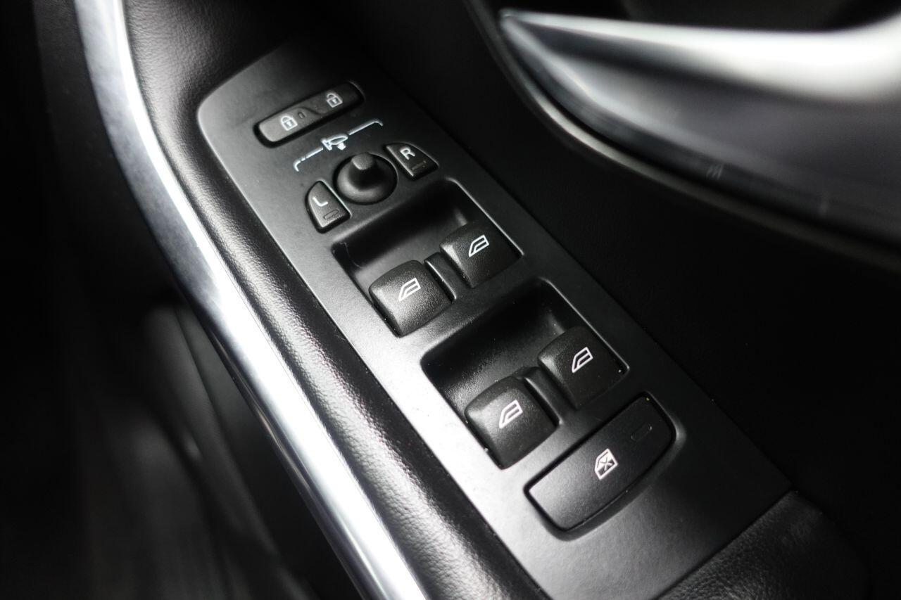 Volvo V40 - Image 41