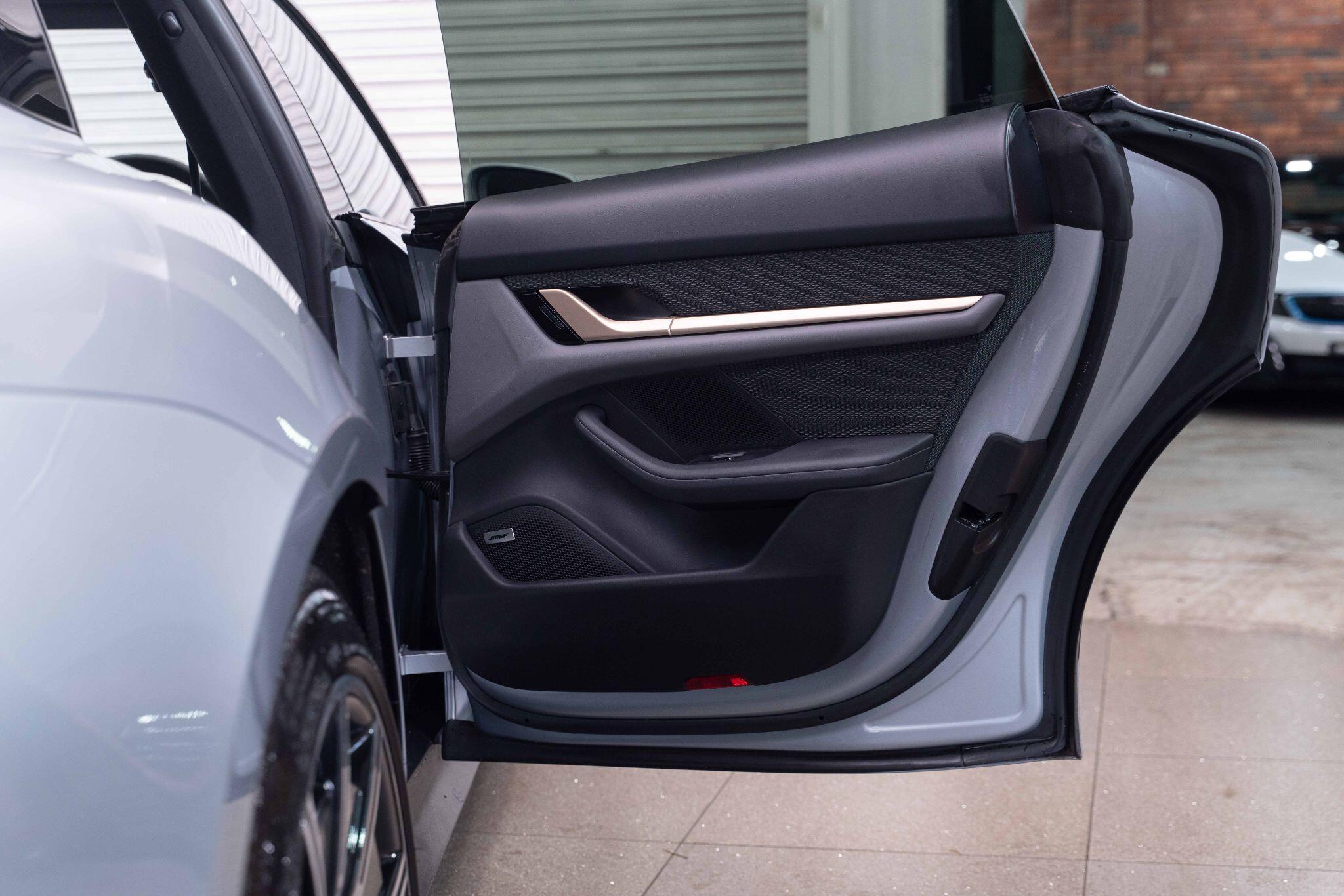 Porsche Taycan - Image 23