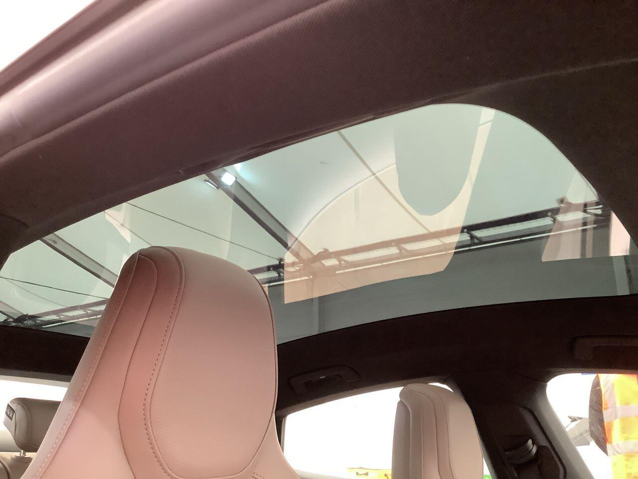 Porsche Taycan - Image 3