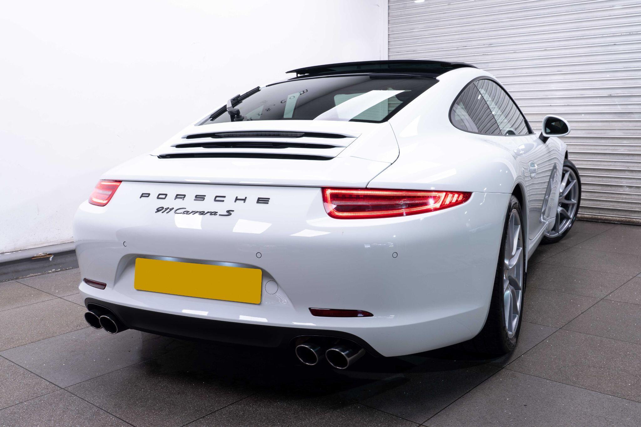 Porsche 911 - Image 4