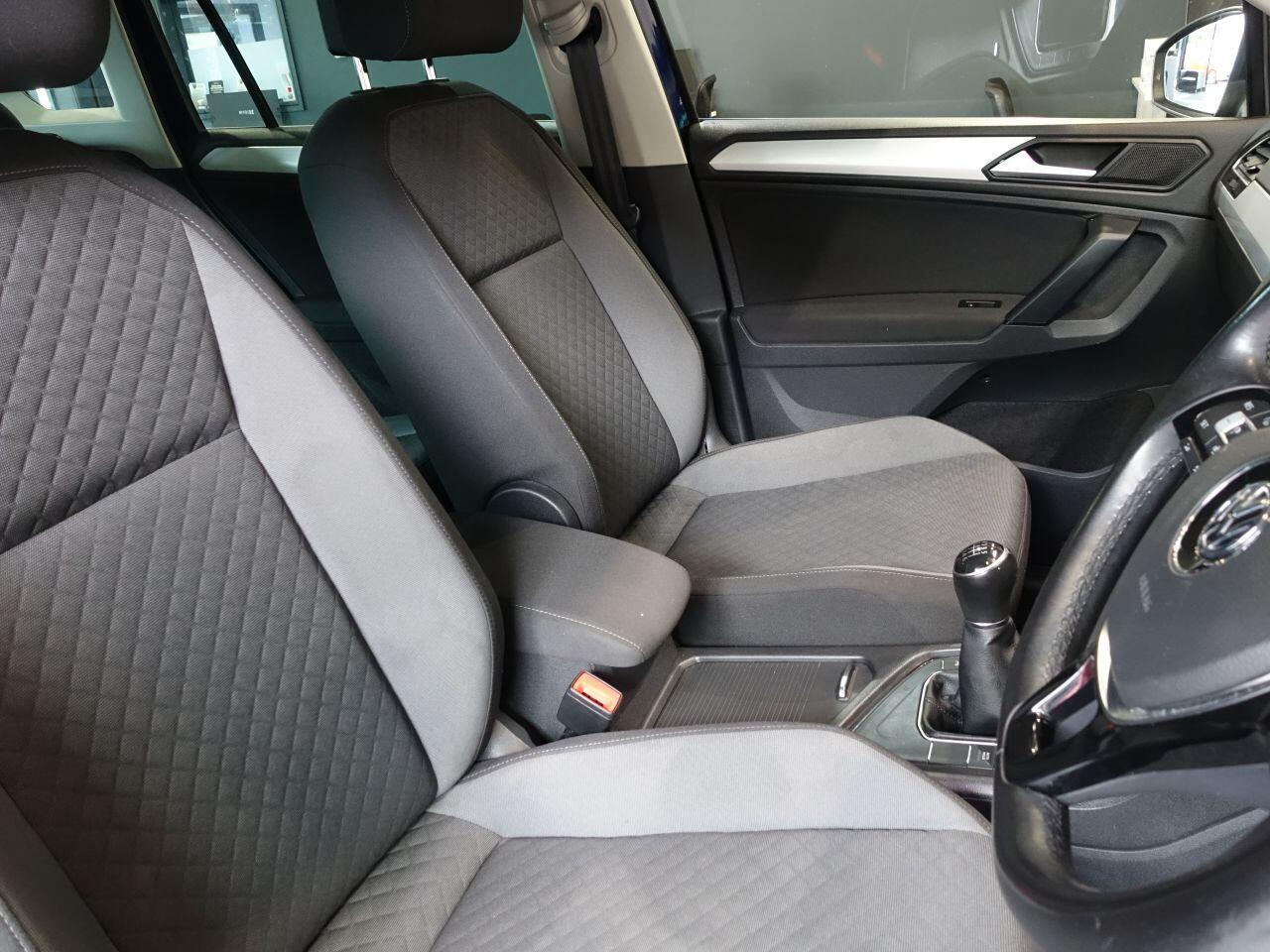 Volkswagen Tiguan - Image 13
