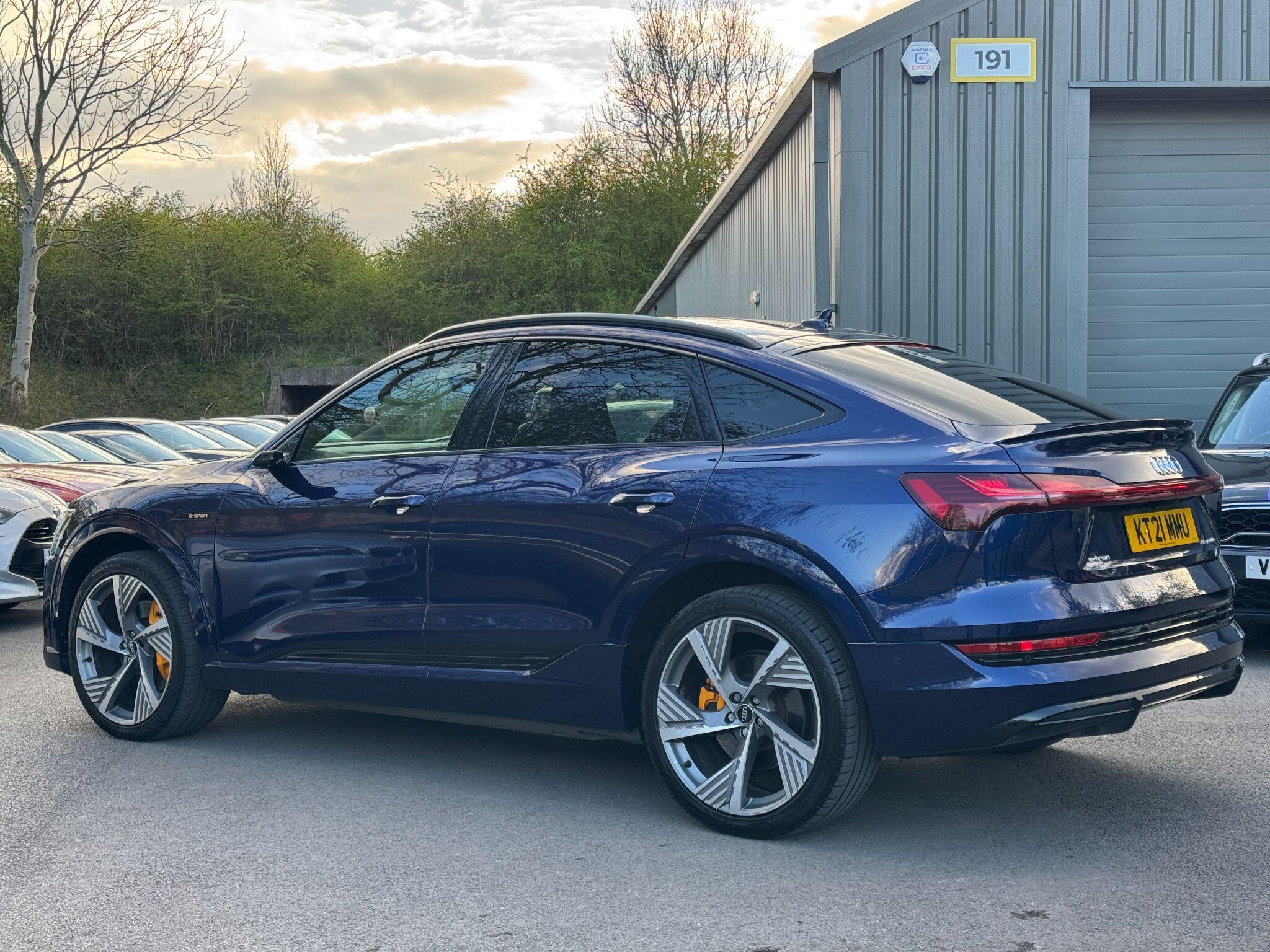 Audi E-Tron - Image 15