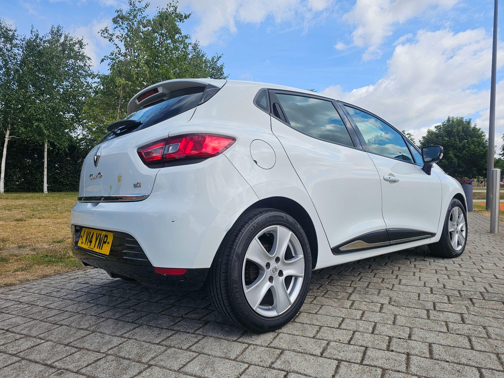 Renault Clio - Image 2