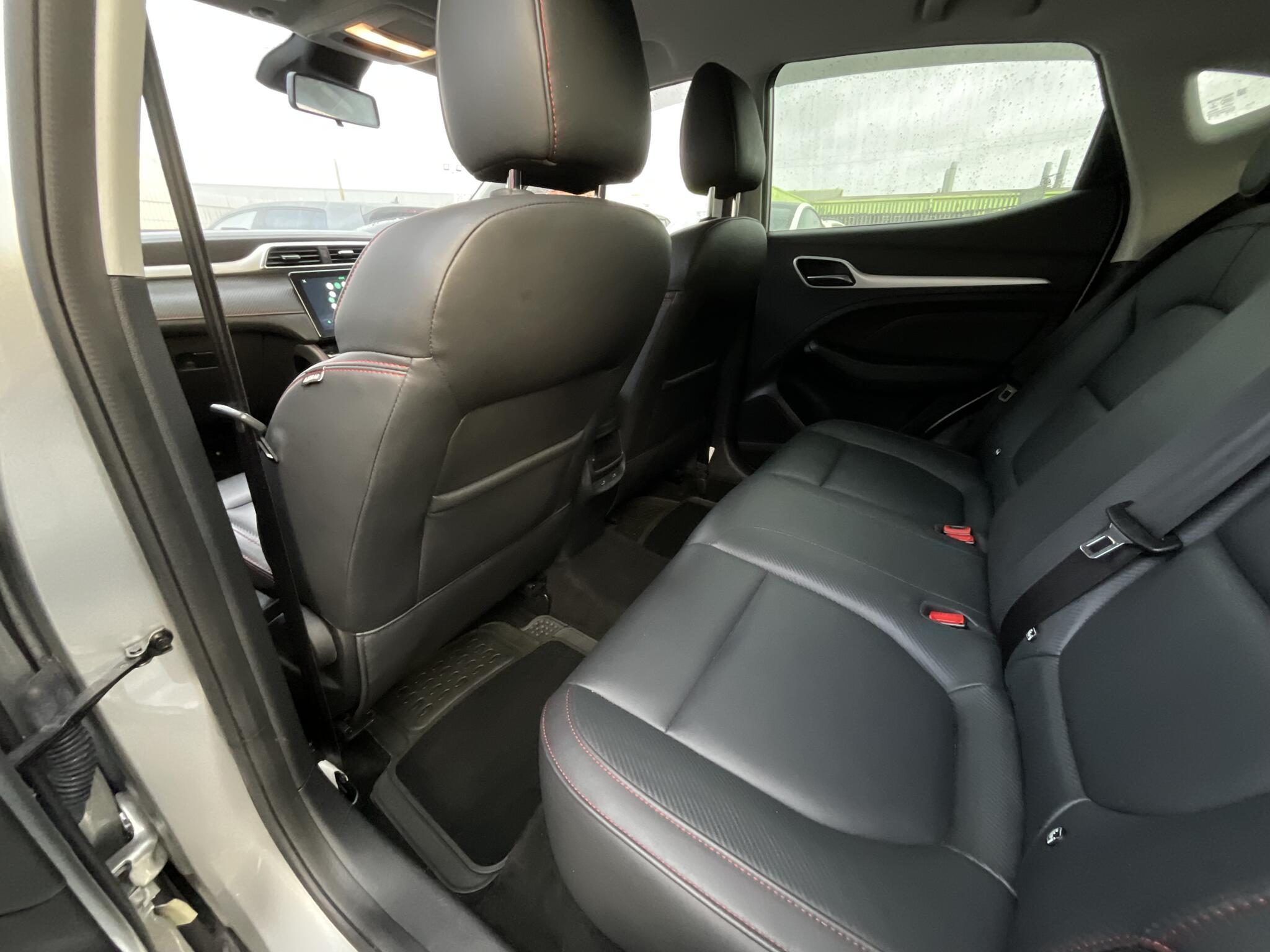 MG MG ZS - Image 13