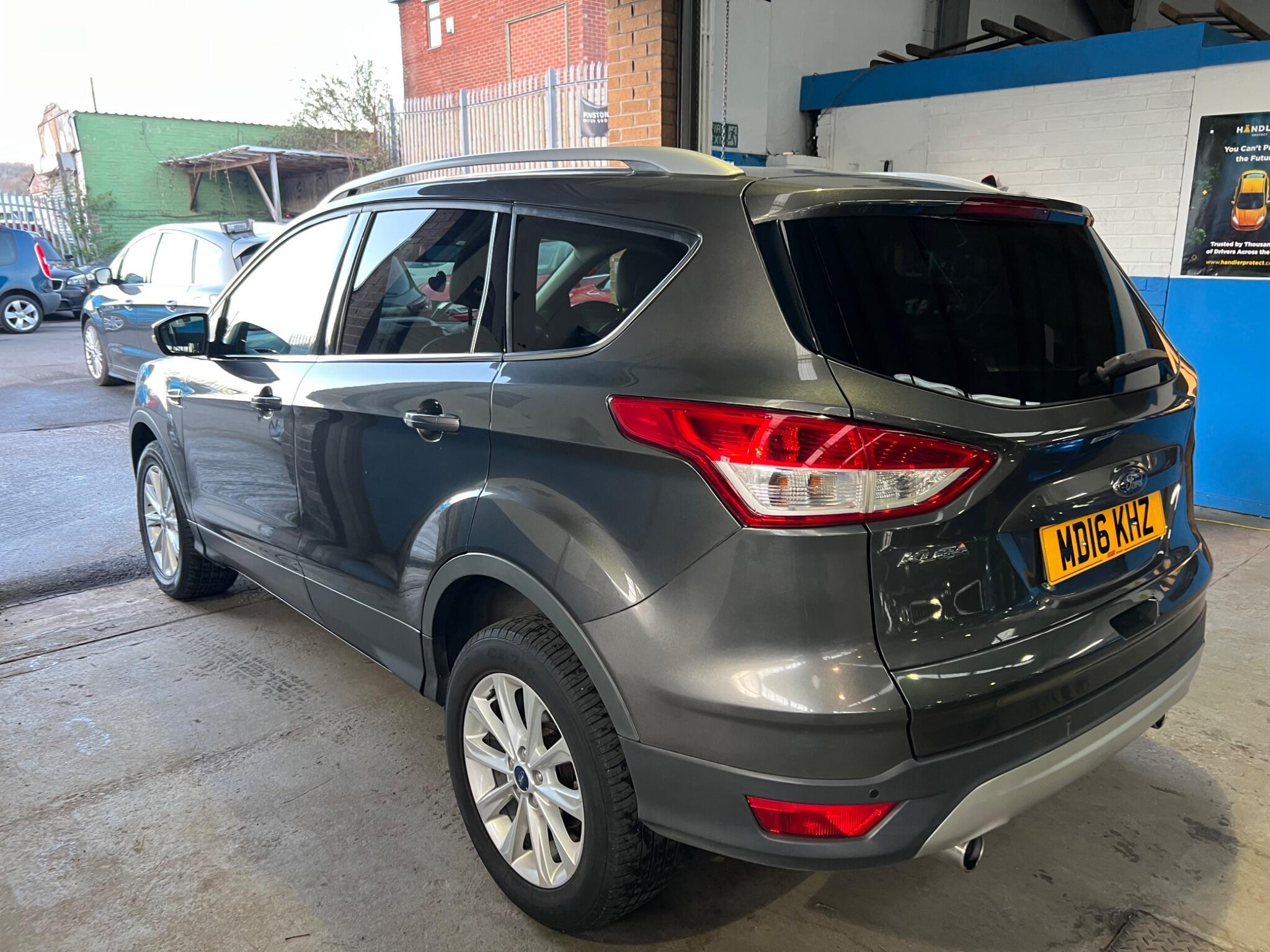 Ford Kuga - Image 4