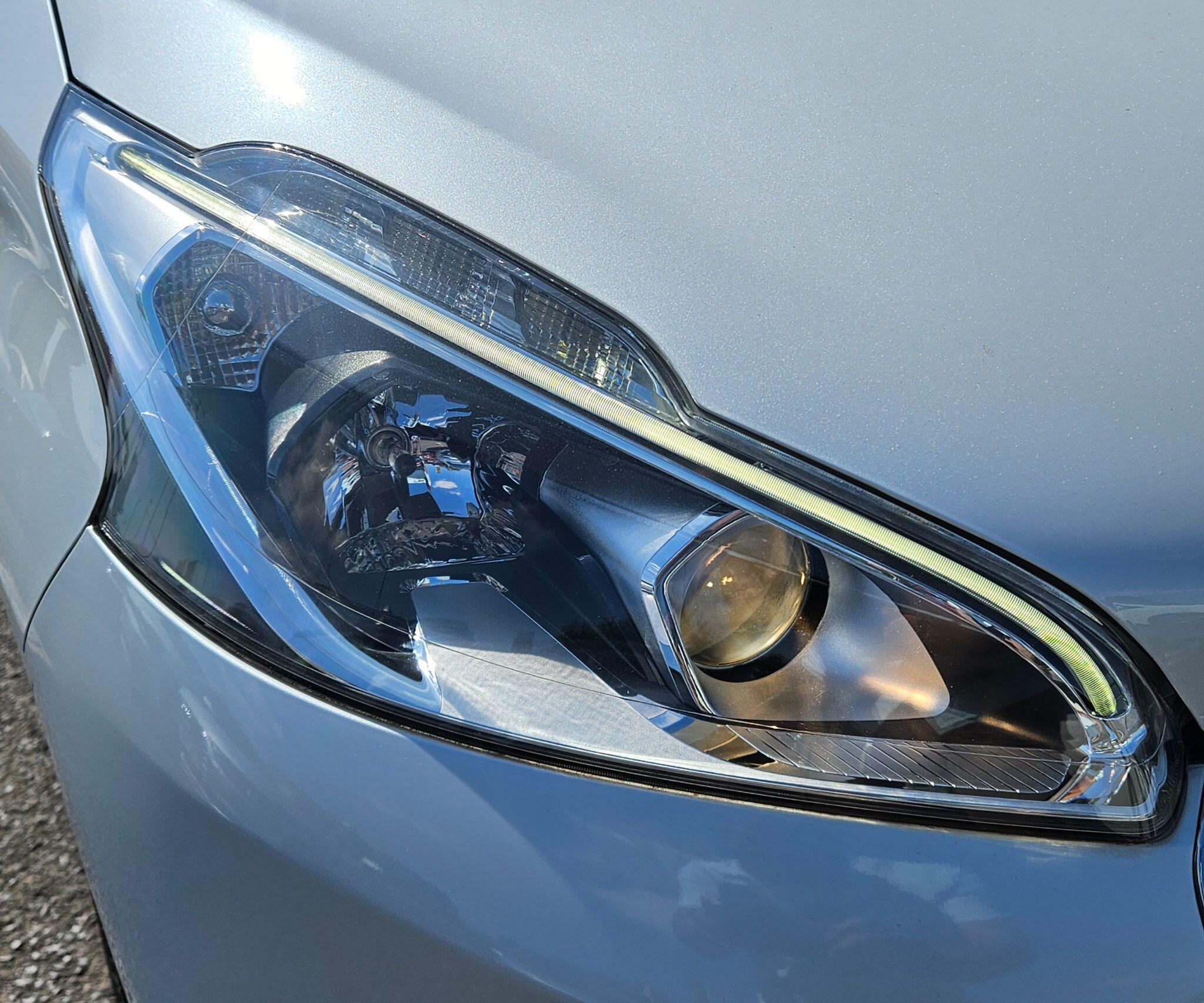 Peugeot 208 - Image 12