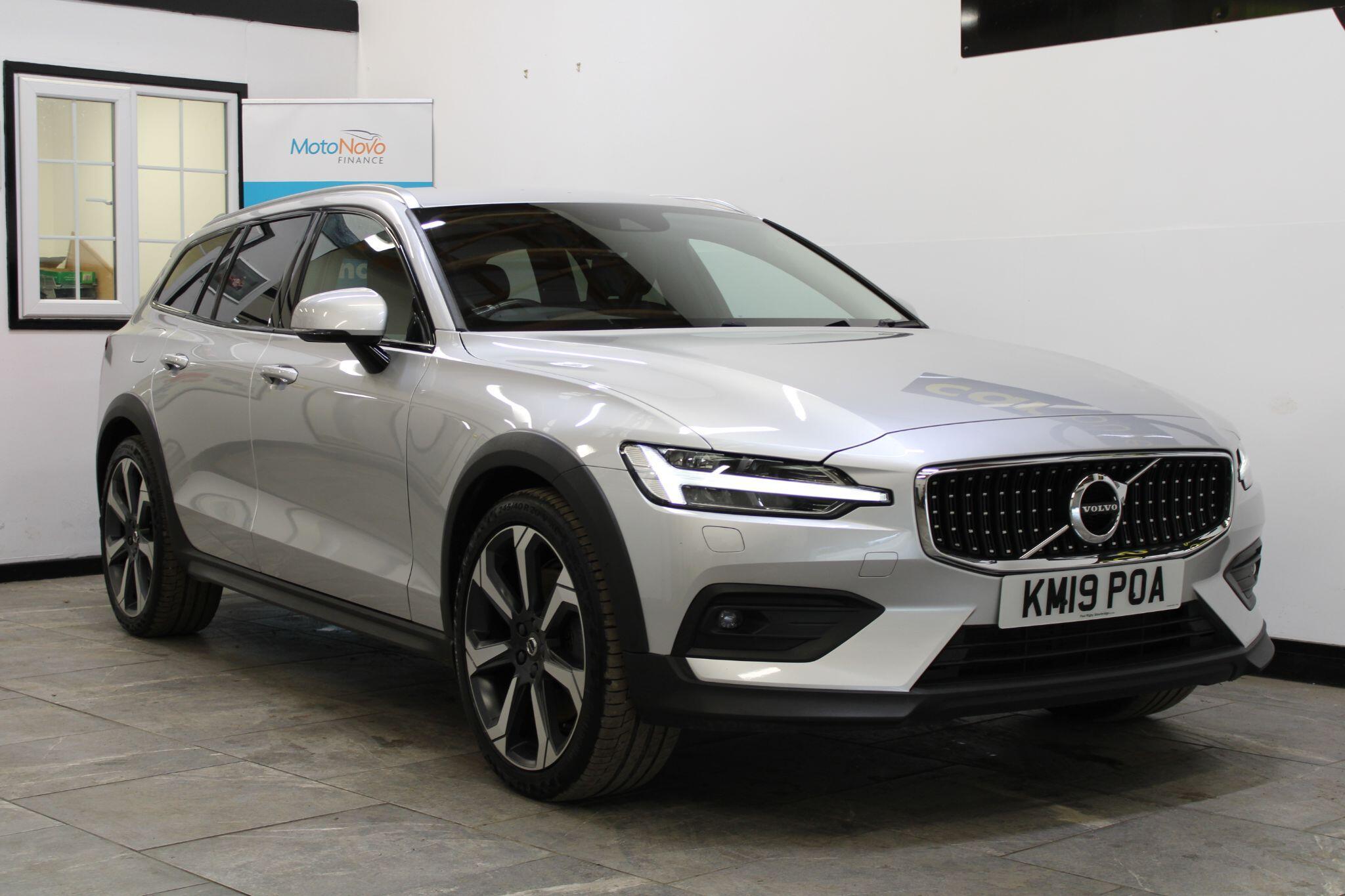 Volvo V60 CROSS COUNTRY - Image 6