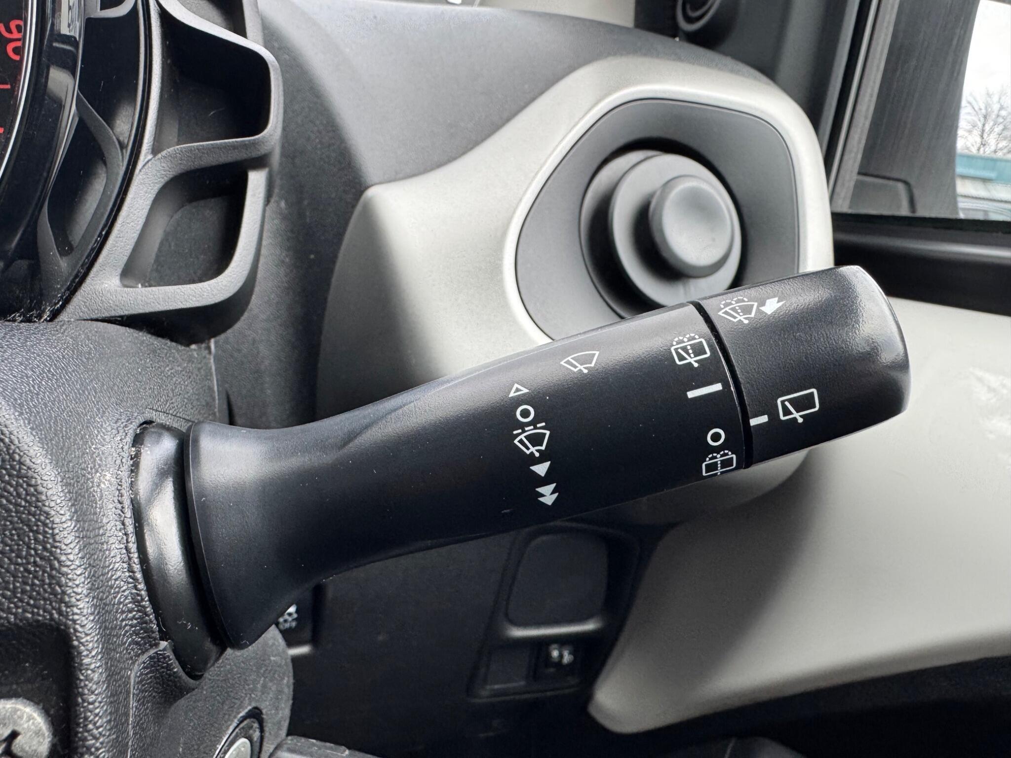 Peugeot 108 - Image 18