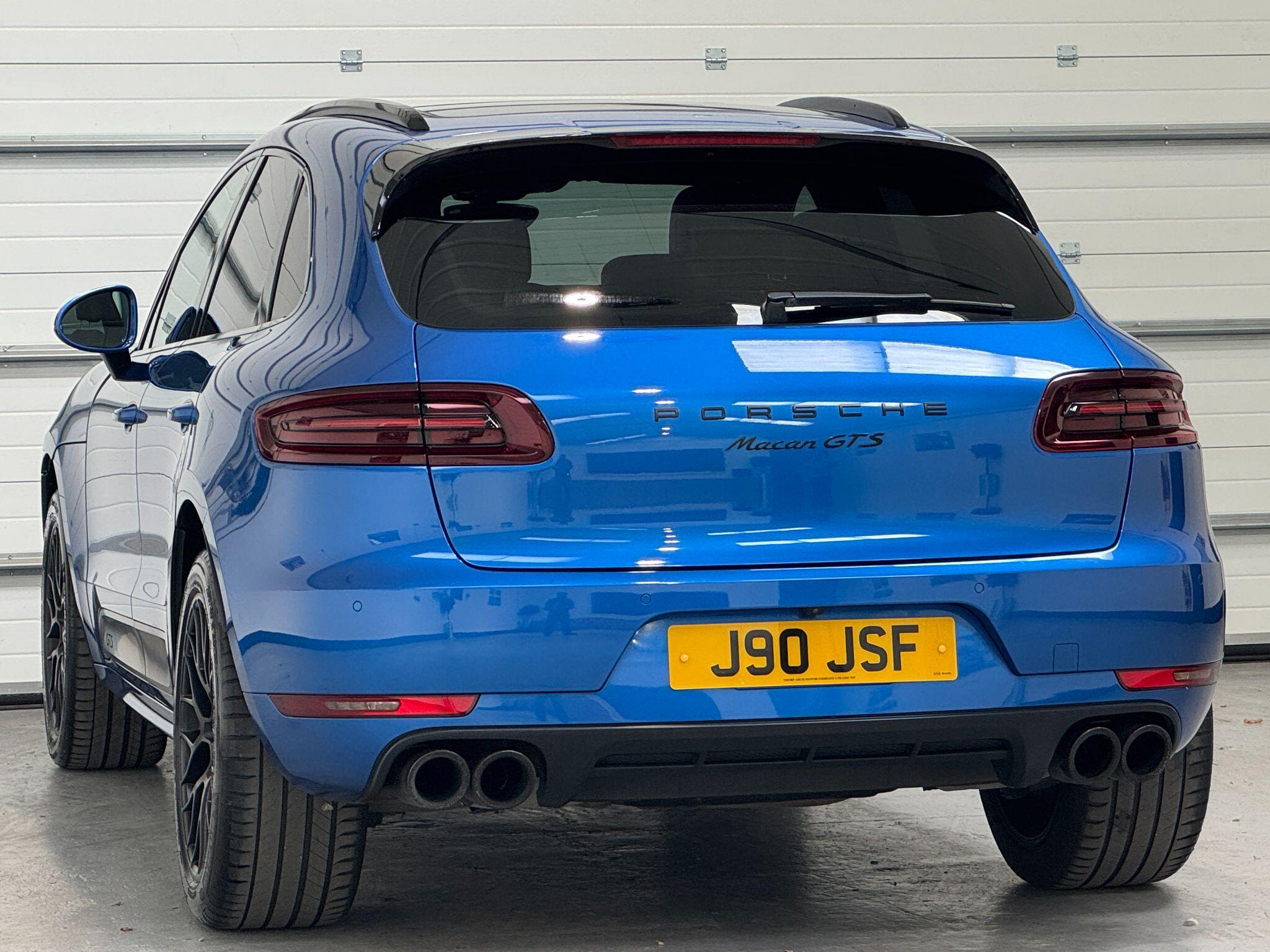 Porsche Macan - Image 14