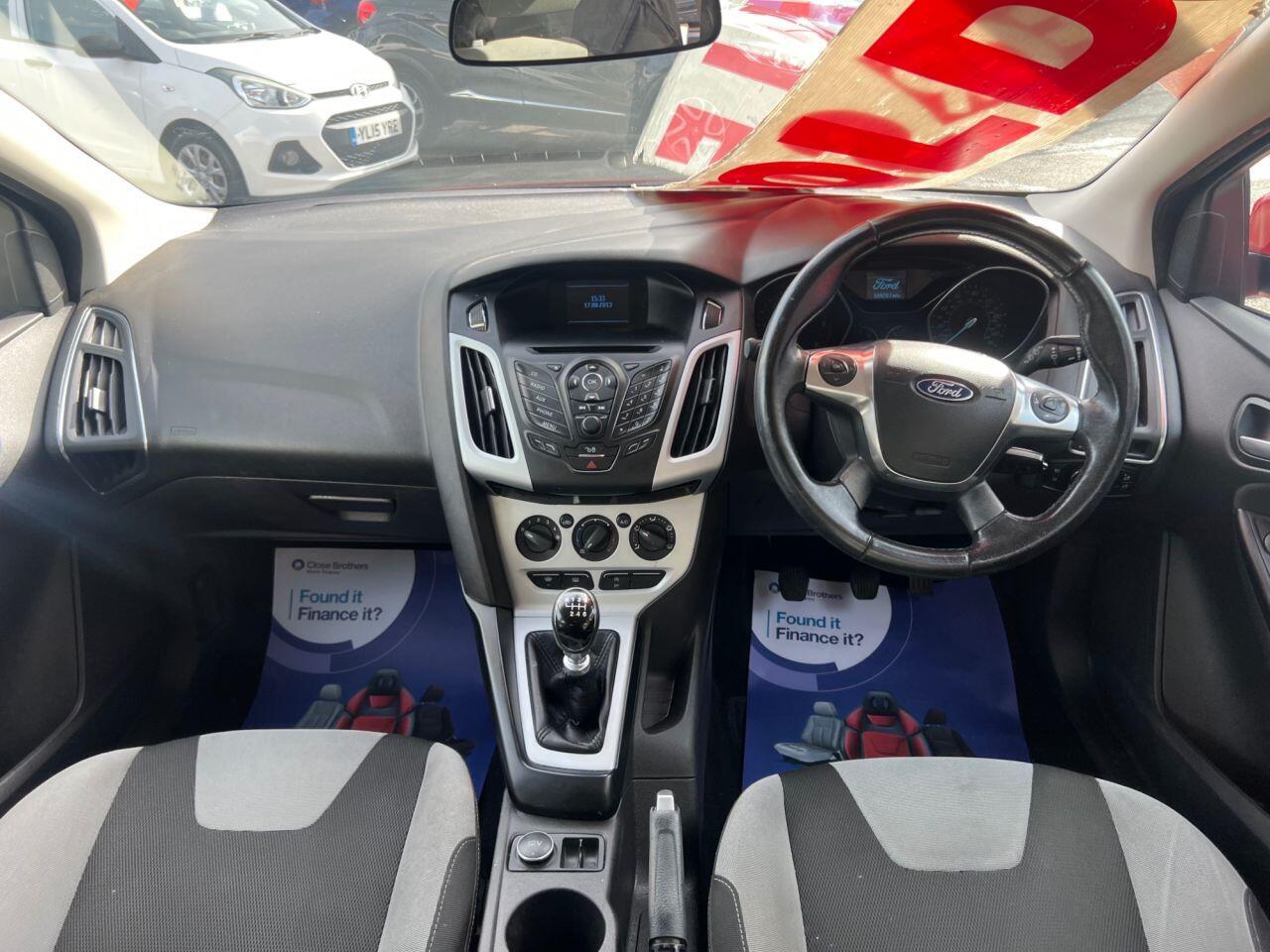 Ford Focus - Image 13