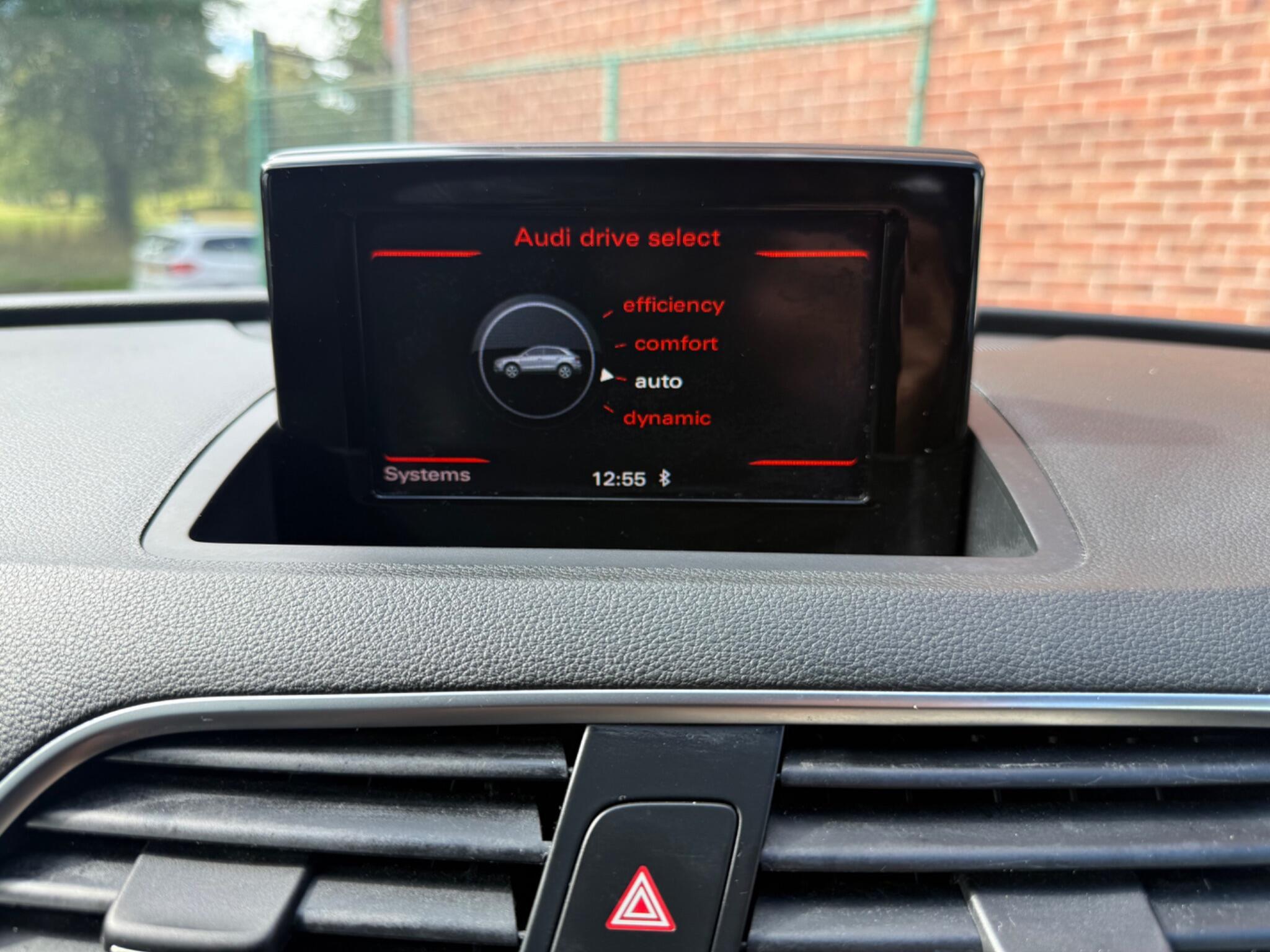 Audi Q3 - Image 12