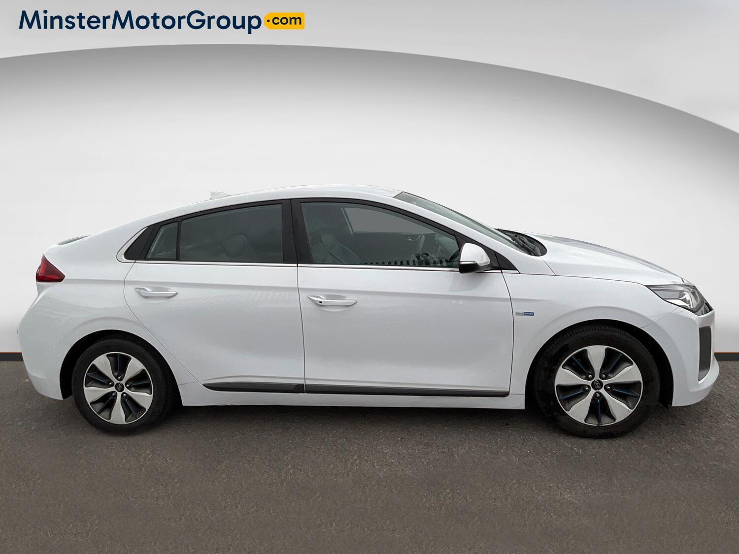 Hyundai Ioniq - Image 2