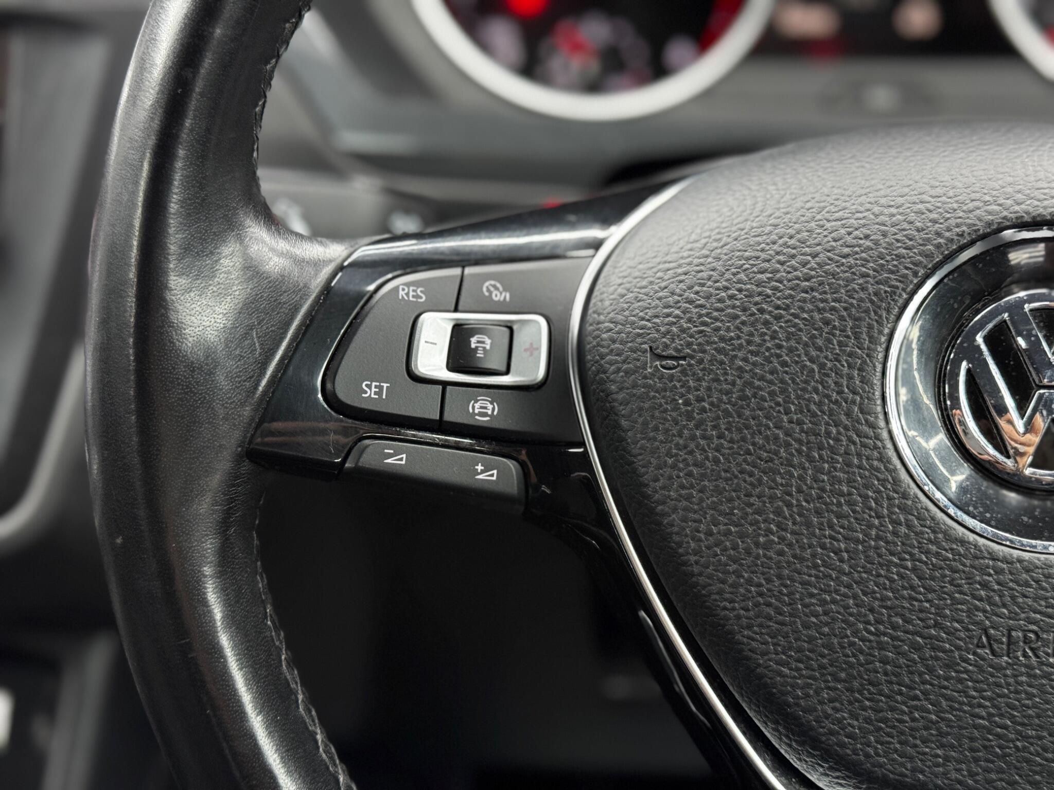 Volkswagen Tiguan - Image 20