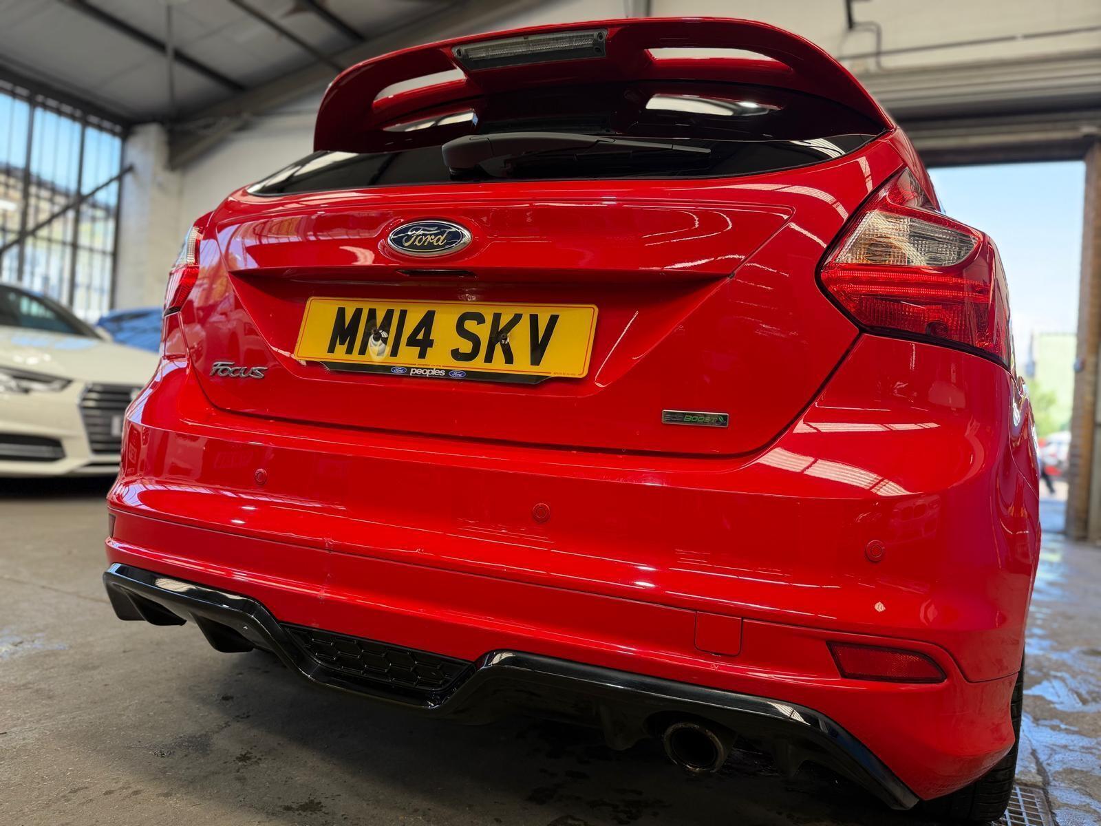 Ford Focus - Image 18