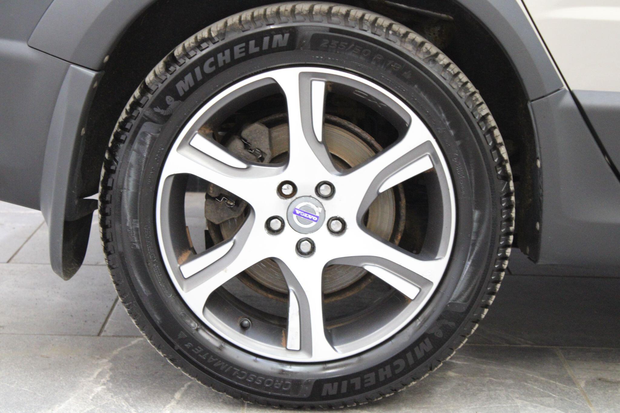 Volvo XC70 - Image 10