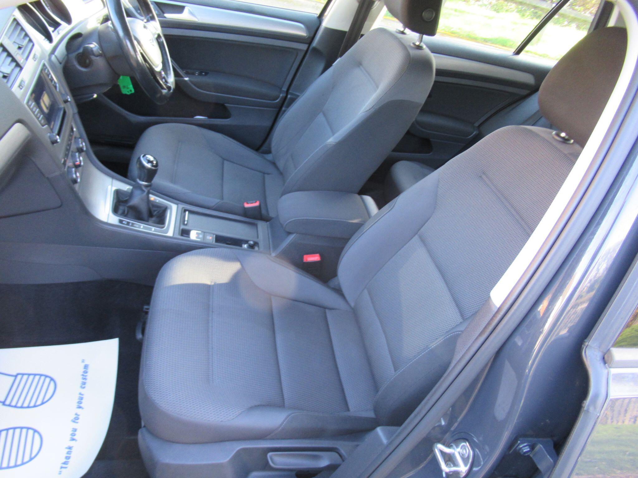 Volkswagen Golf - Image 16