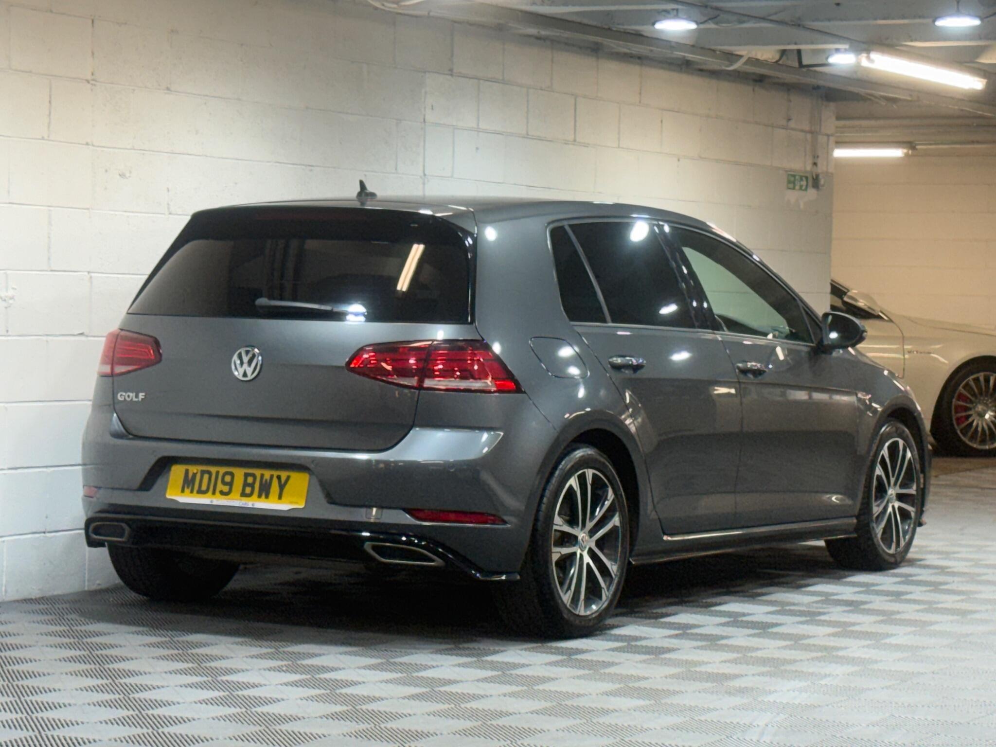 Volkswagen Golf - Image 4