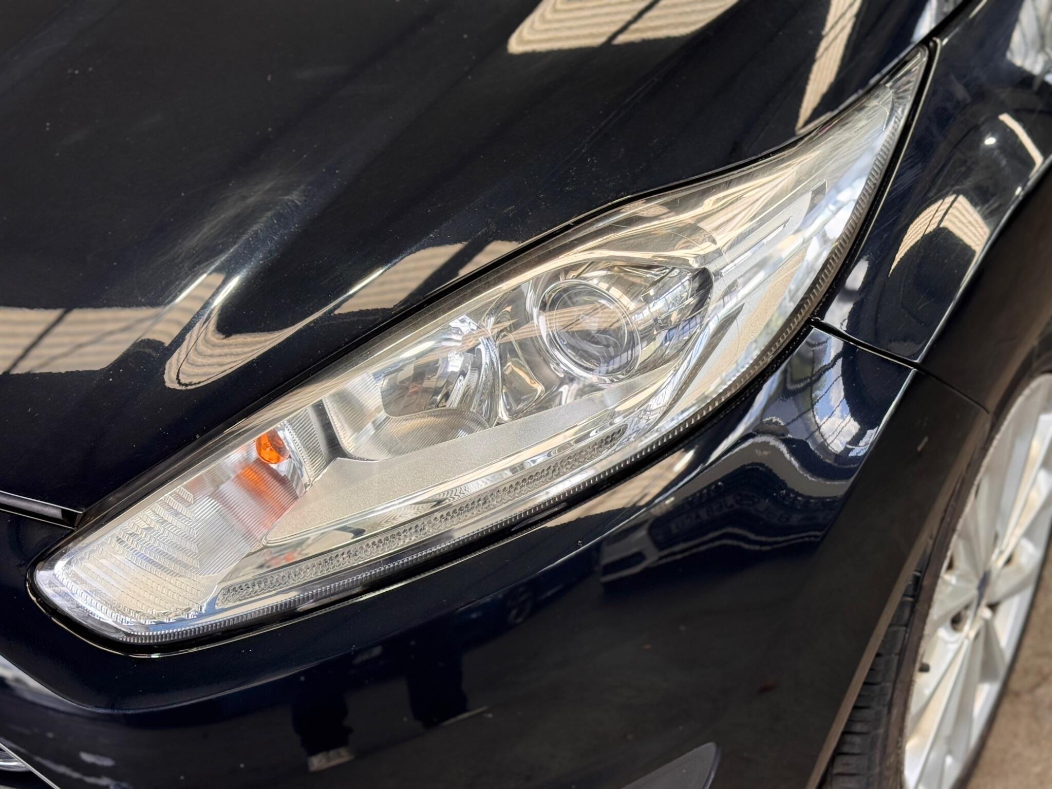 Ford Fiesta - Image 10