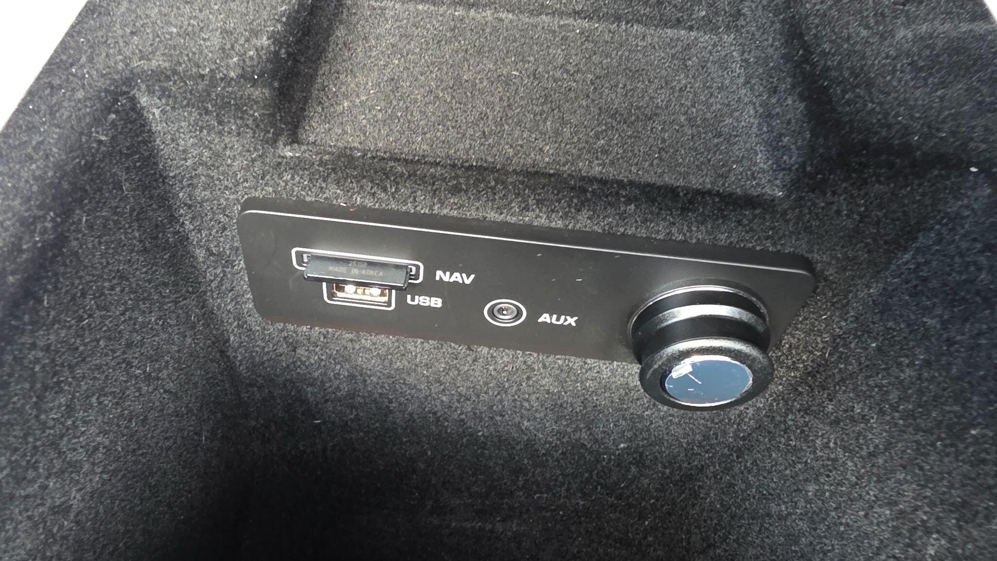 Jaguar XE - Image 39