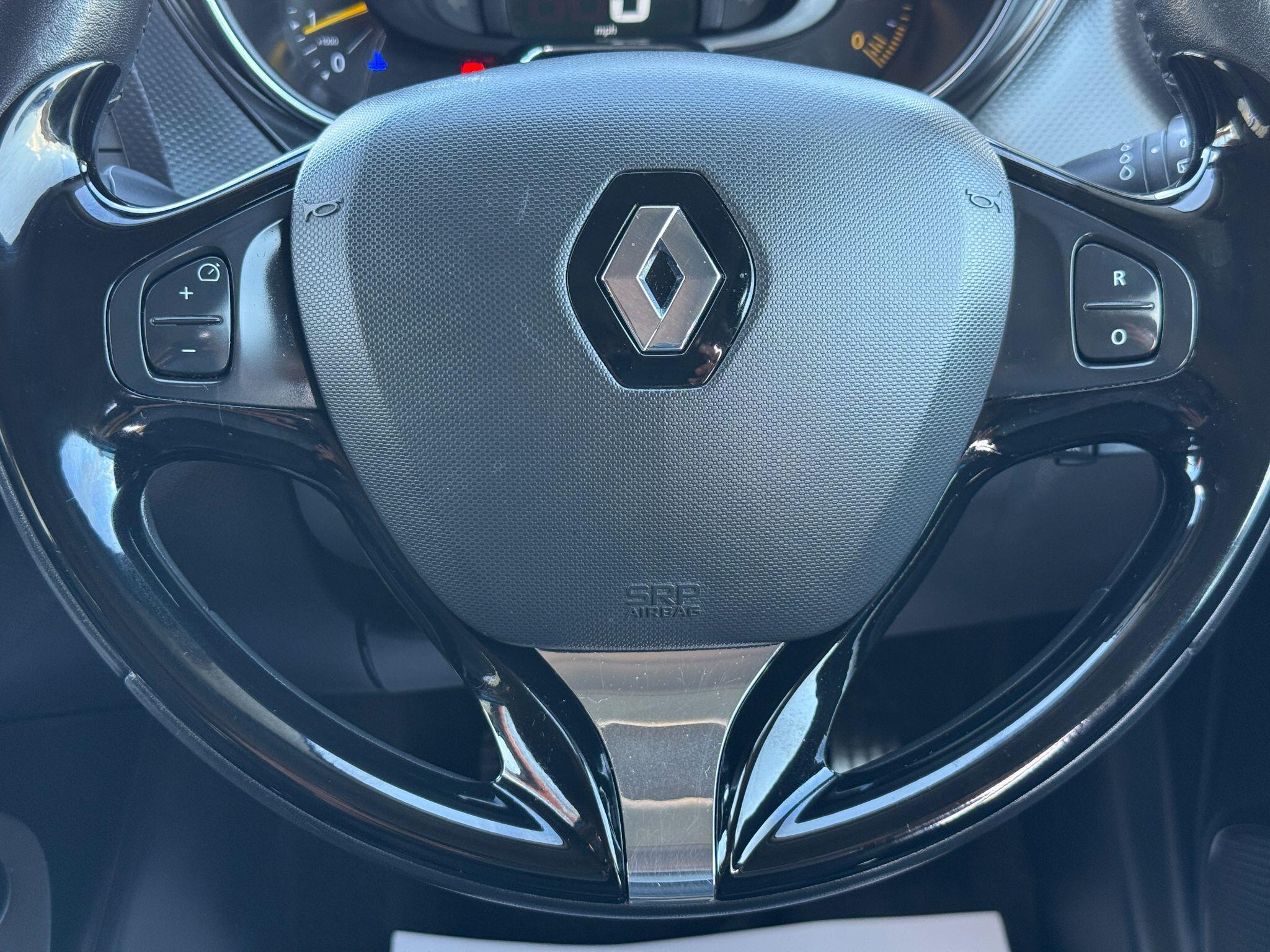 Renault Captur - Image 36