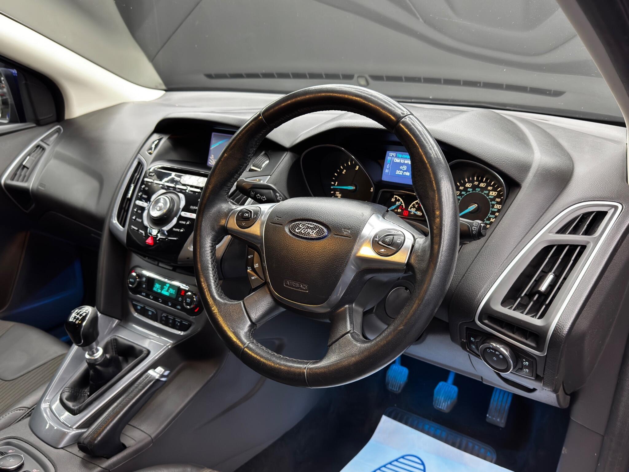 Ford Focus - Image 9