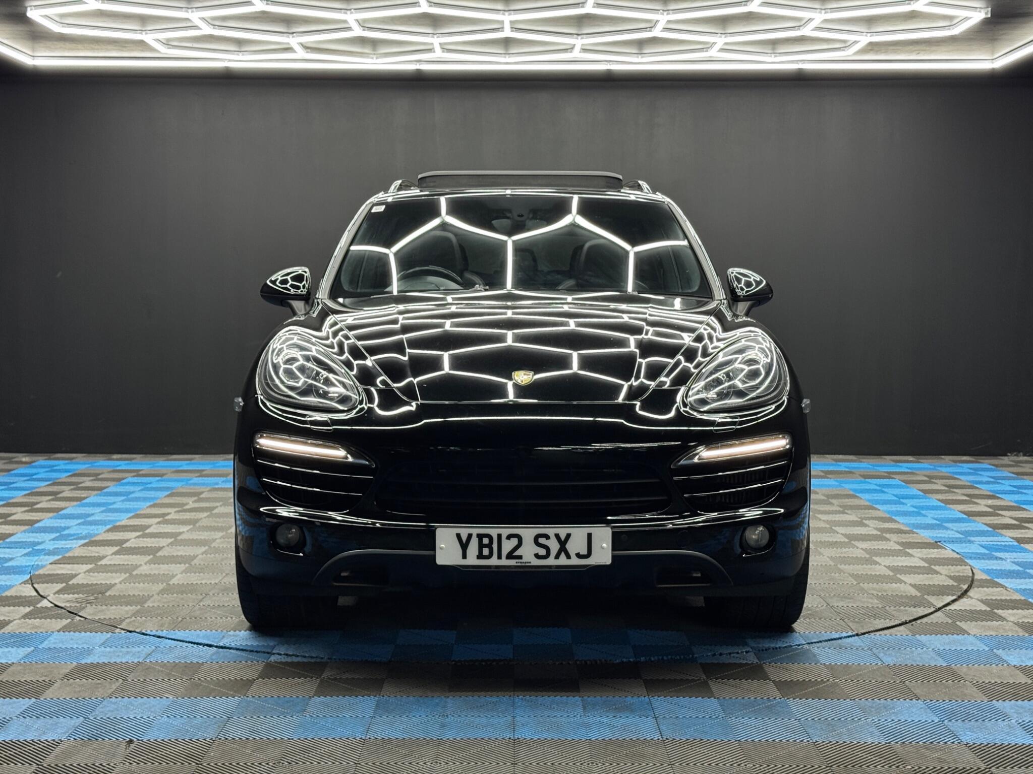 Porsche Cayenne - Image 2