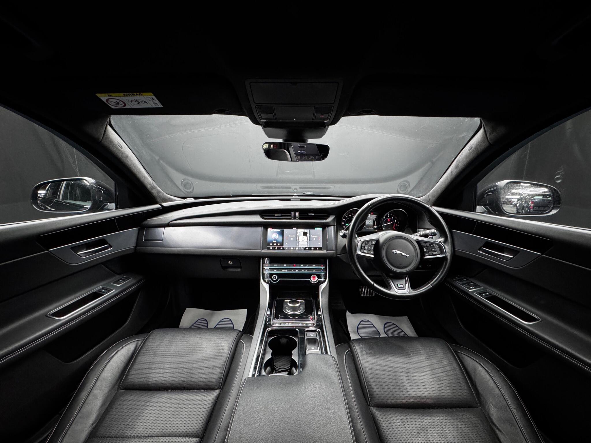 Jaguar XF - Image 17