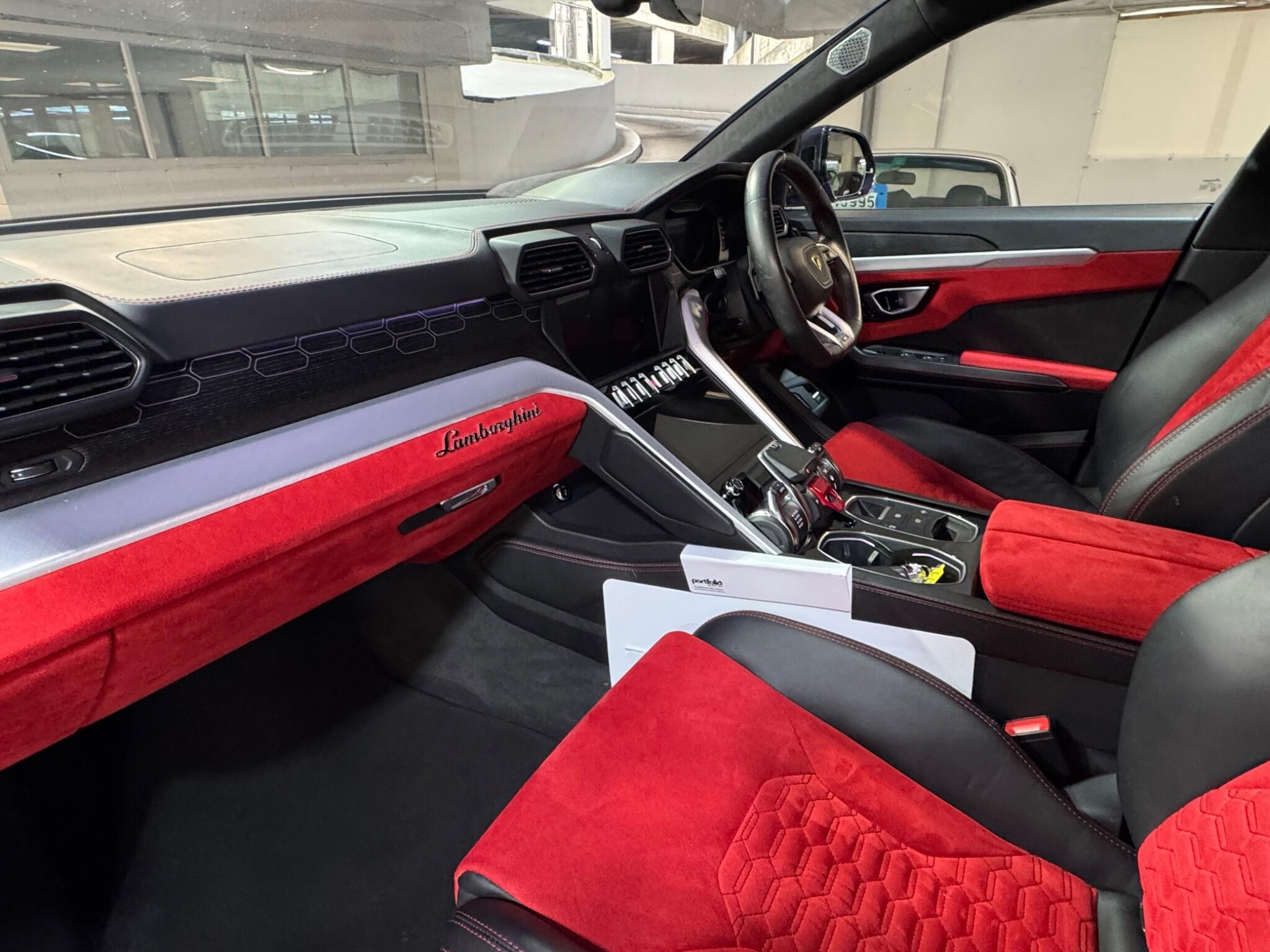 Lamborghini Urus - Image 10