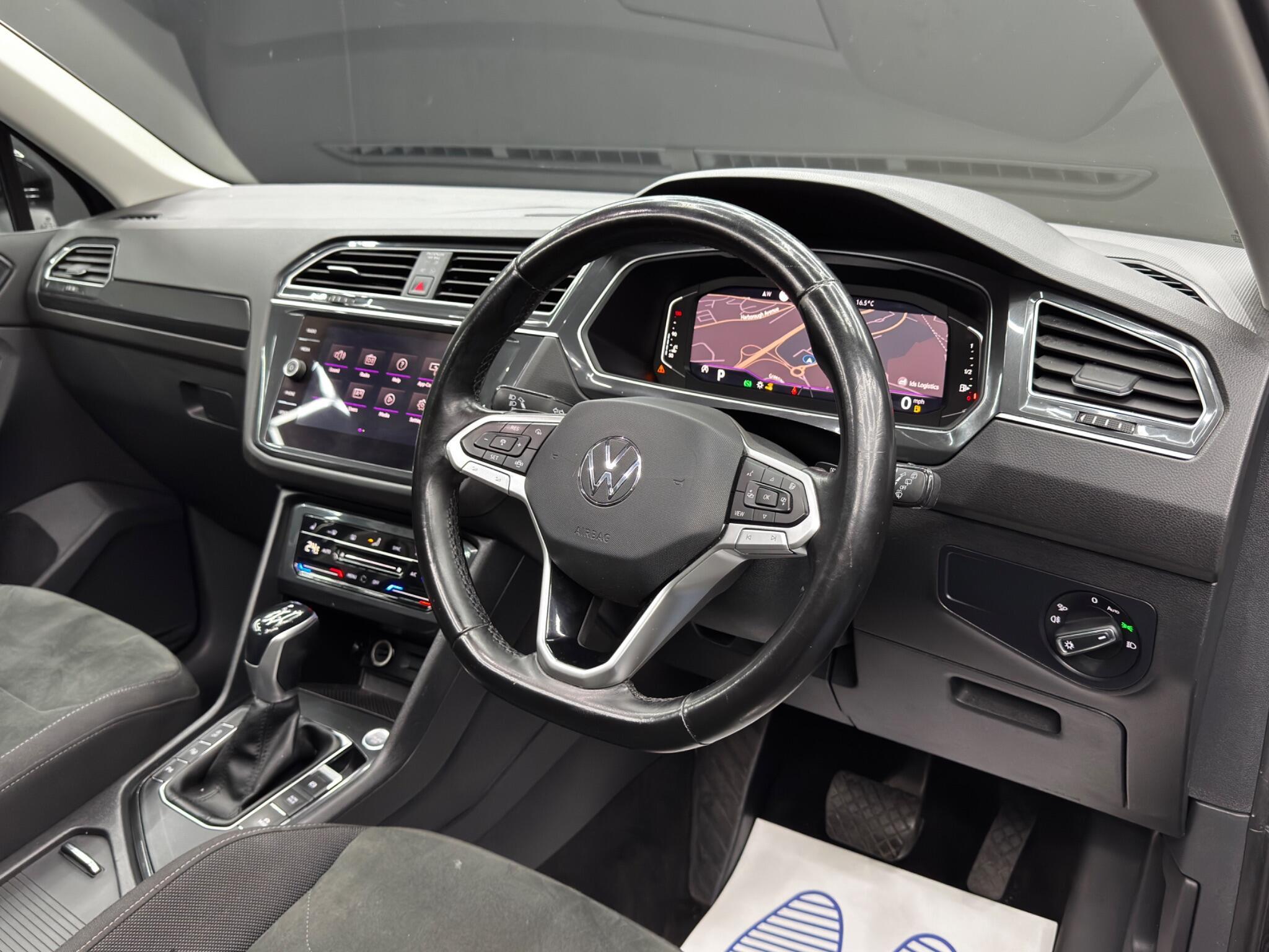 Volkswagen Tiguan - Image 9