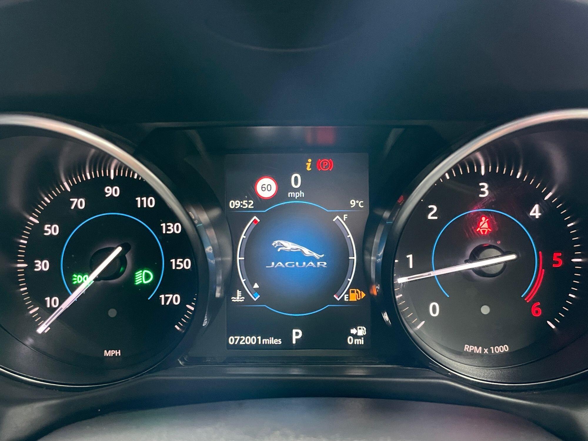 Jaguar XF - Image 38