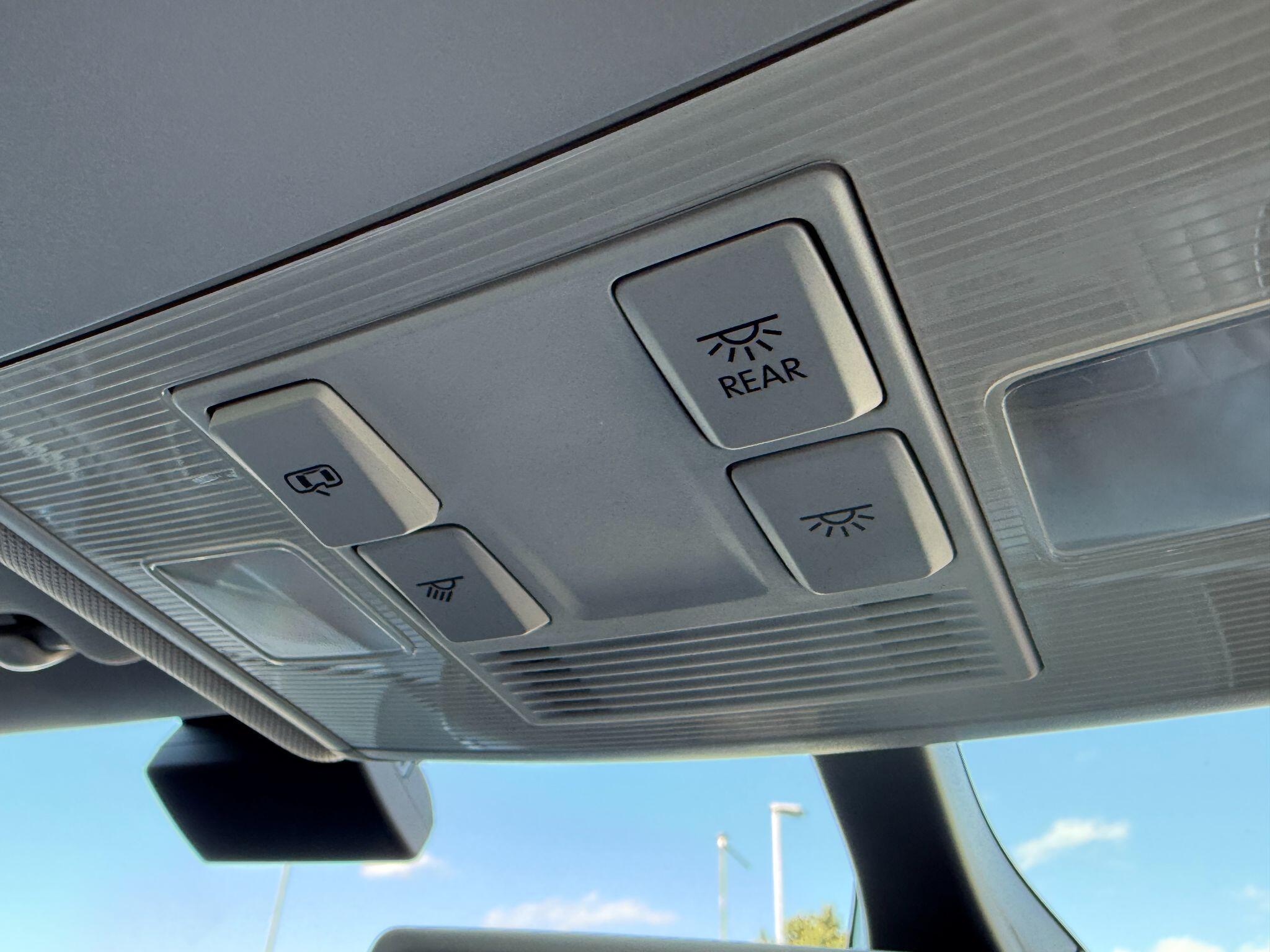 Volkswagen Golf - Image 71