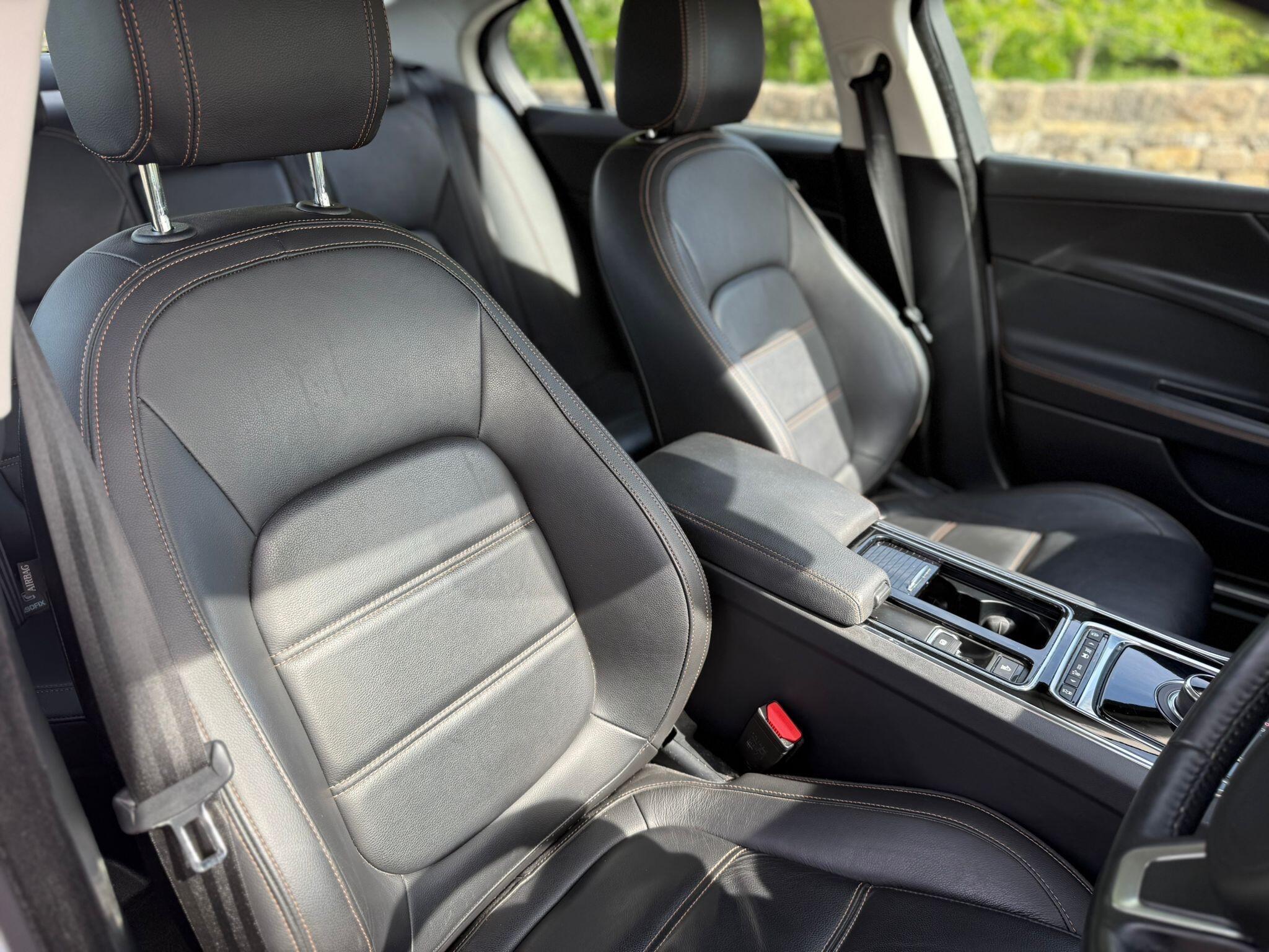 Jaguar XE - Image 25