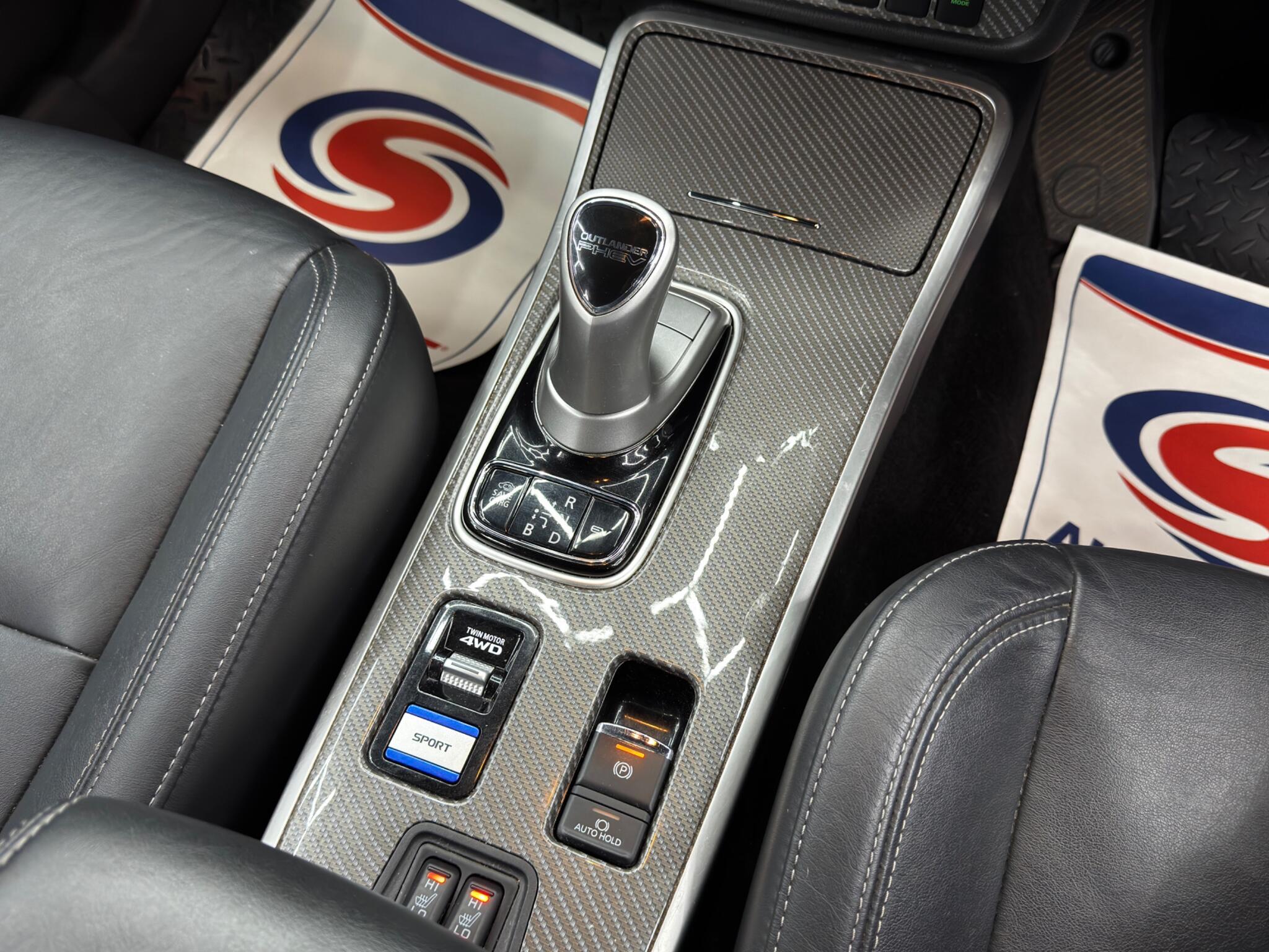 Mitsubishi Outlander - Image 24